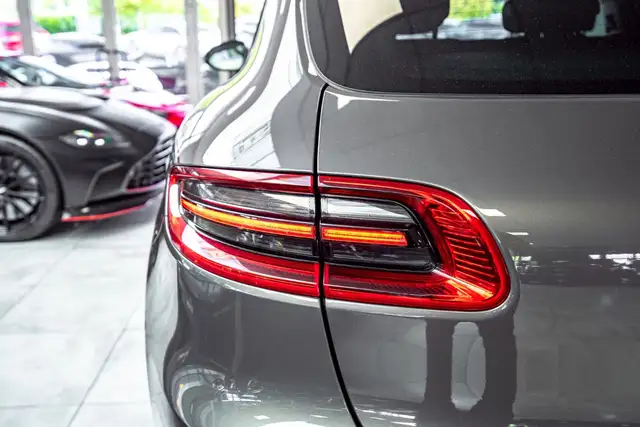 Porsche Macan view 14