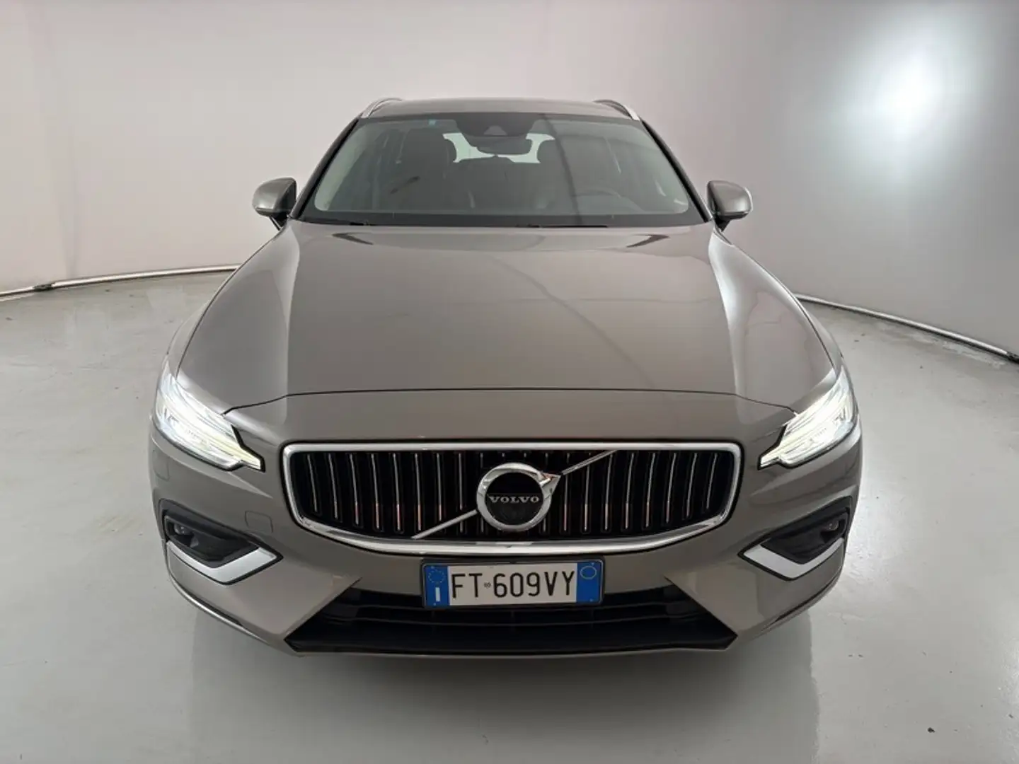 Volvo V60 2.0 D4 Inscription Weiß - 2