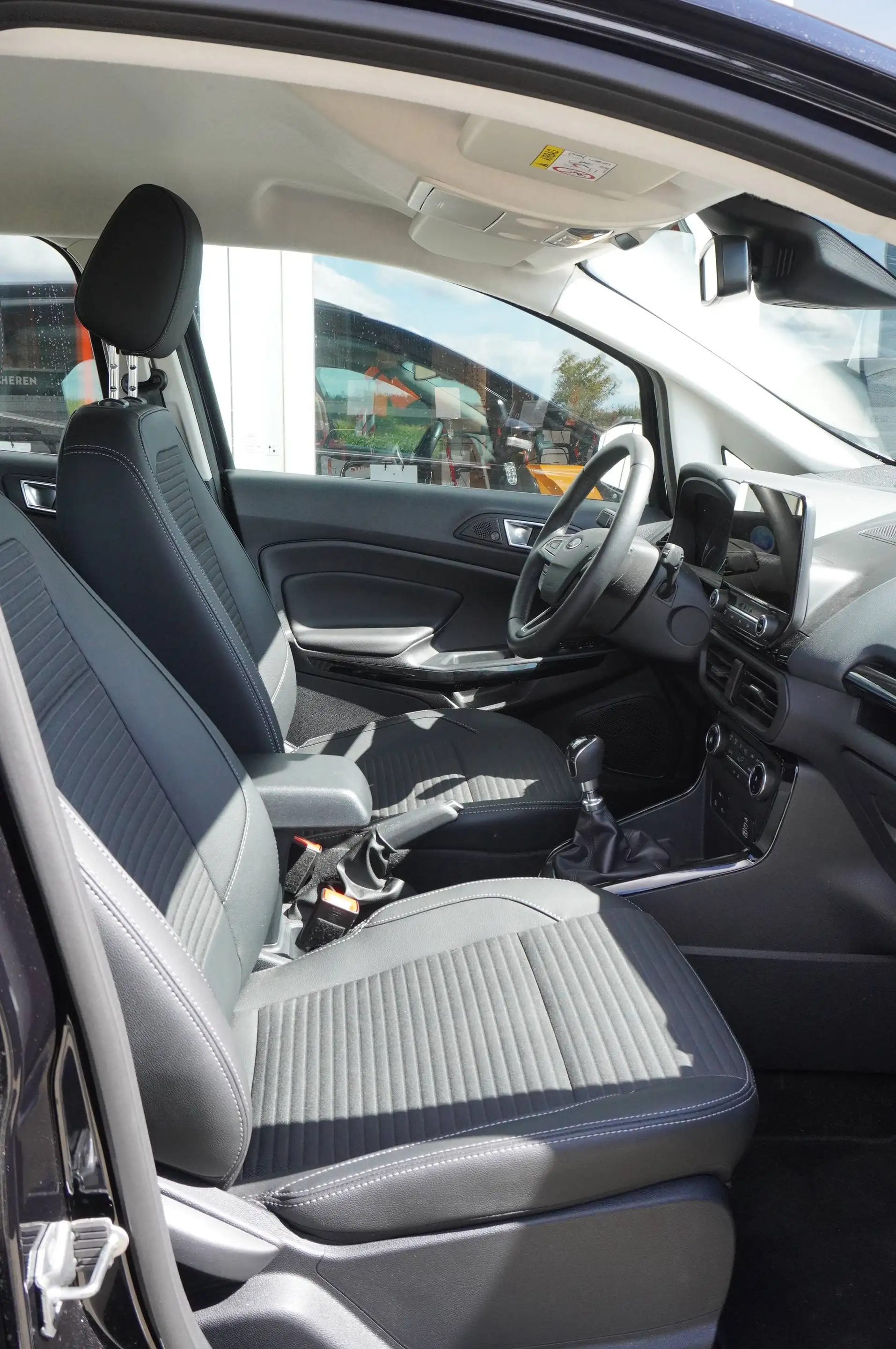 Ford EcoSport Titanium — photo 10