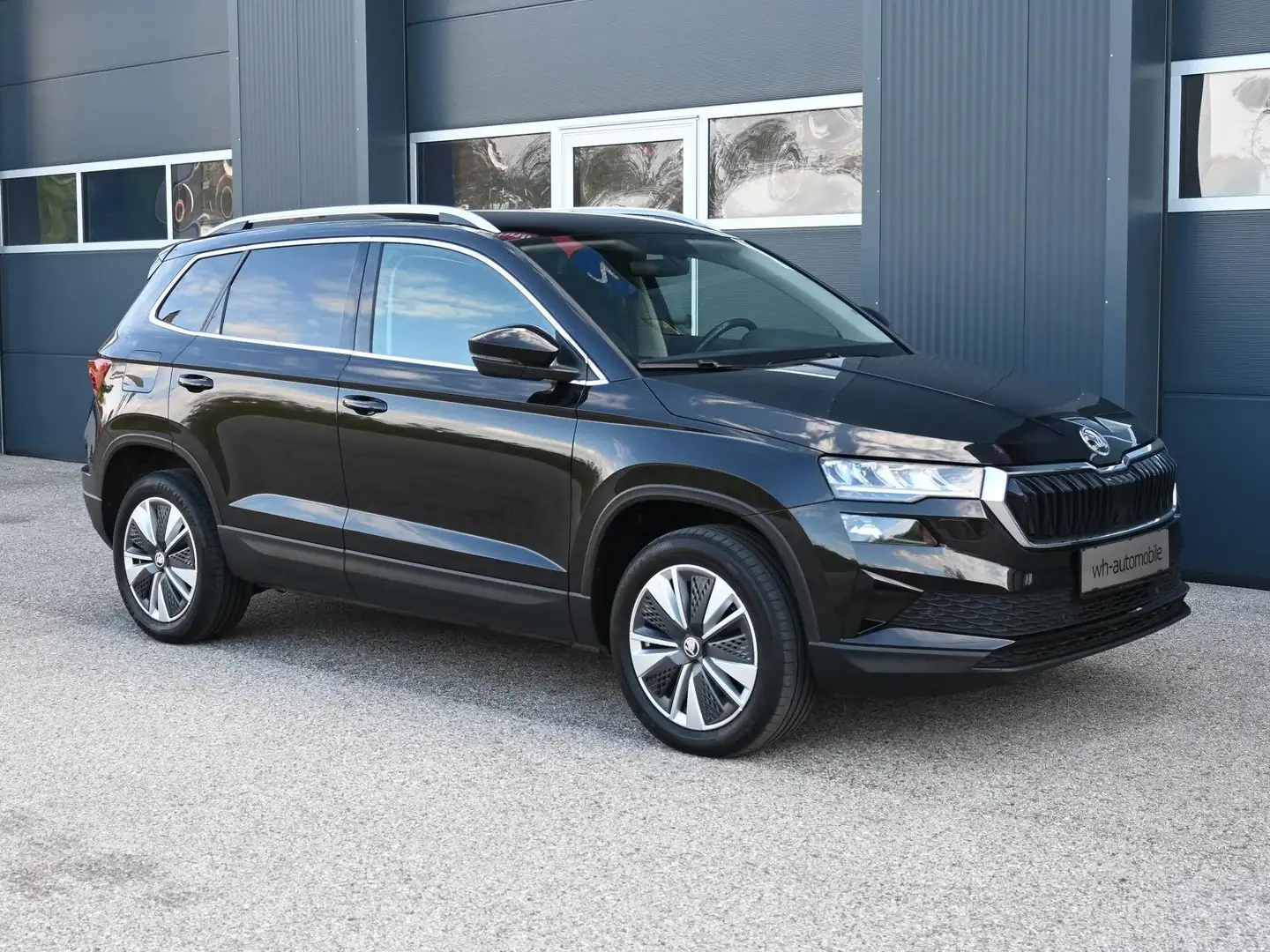 Skoda Karoq 2,0 TDI DSG Style / AHV / KAMERA / NAVI / VIRTUAL / Schwarz - 2