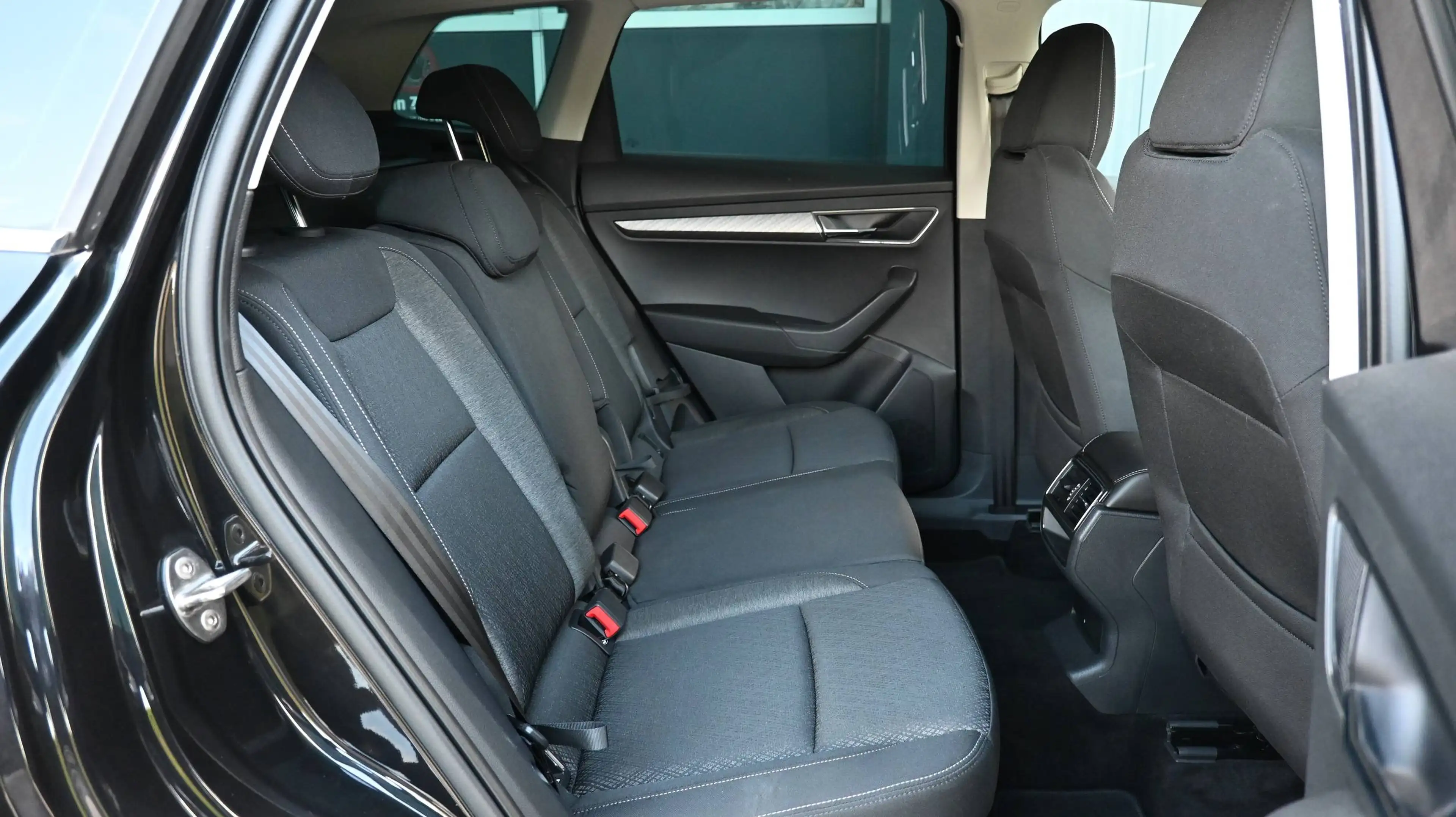 Skoda Karoq 2,0 TDI DSG Style / AHV / KAMERA / NAVI / VIRTUAL / — photo 8