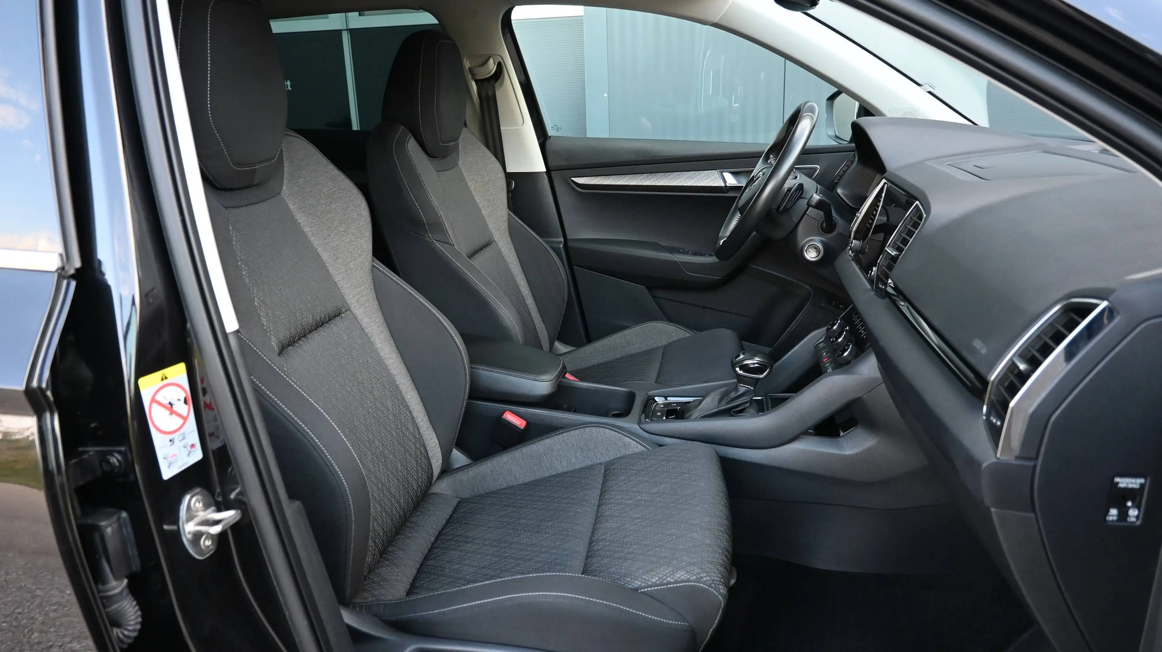 Skoda Karoq 2,0 TDI DSG Style / AHV / KAMERA / NAVI / VIRTUAL / — photo 7