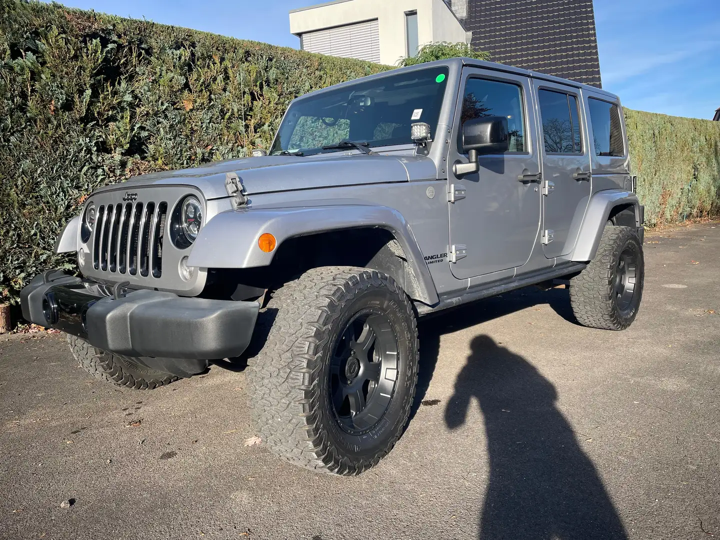 Jeep Wrangler JK Unlimited 3,6Ltr. SAHARA Bigfoot Grau - 1