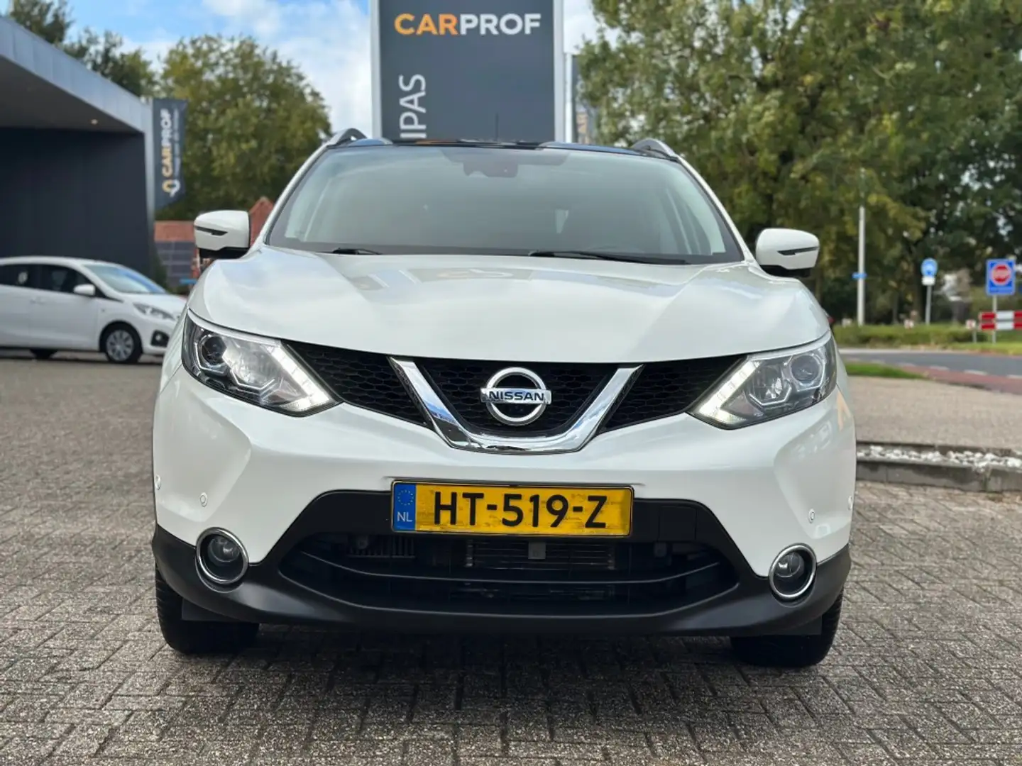 Nissan Qashqai 1.2 Tekna Automaat '' Trekhaak - Allseasonbanden - Weiß - 2