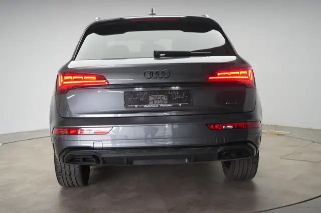 Audi Q5 view 6
