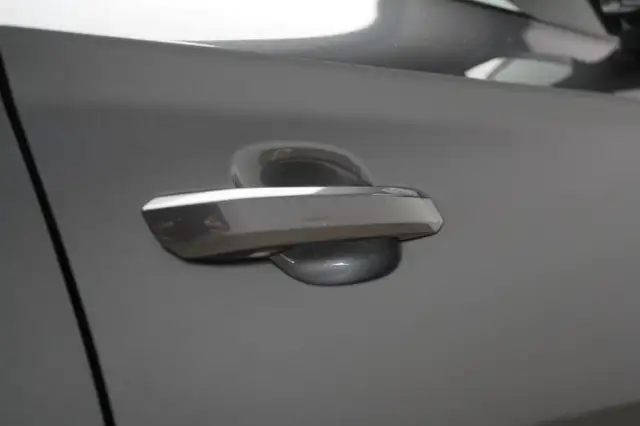 Audi Q5 view 15