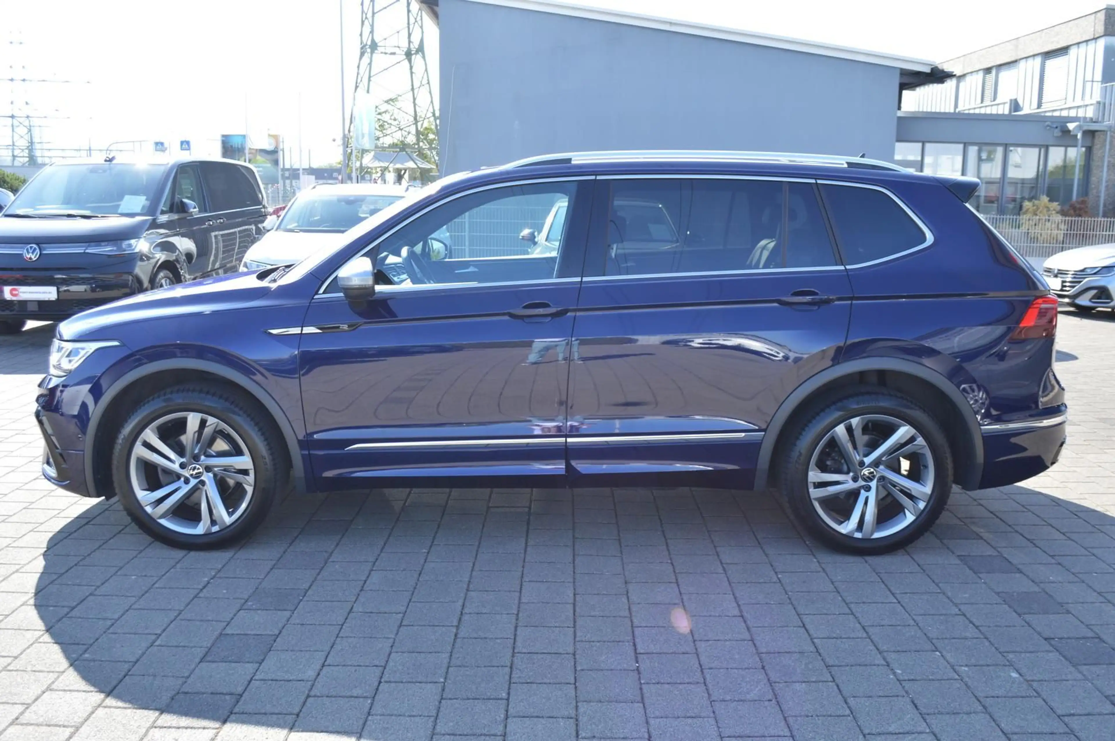 Volkswagen Tiguan Allspace R-Line 4M*Virtual*HUD*360*Navi* — photo 4