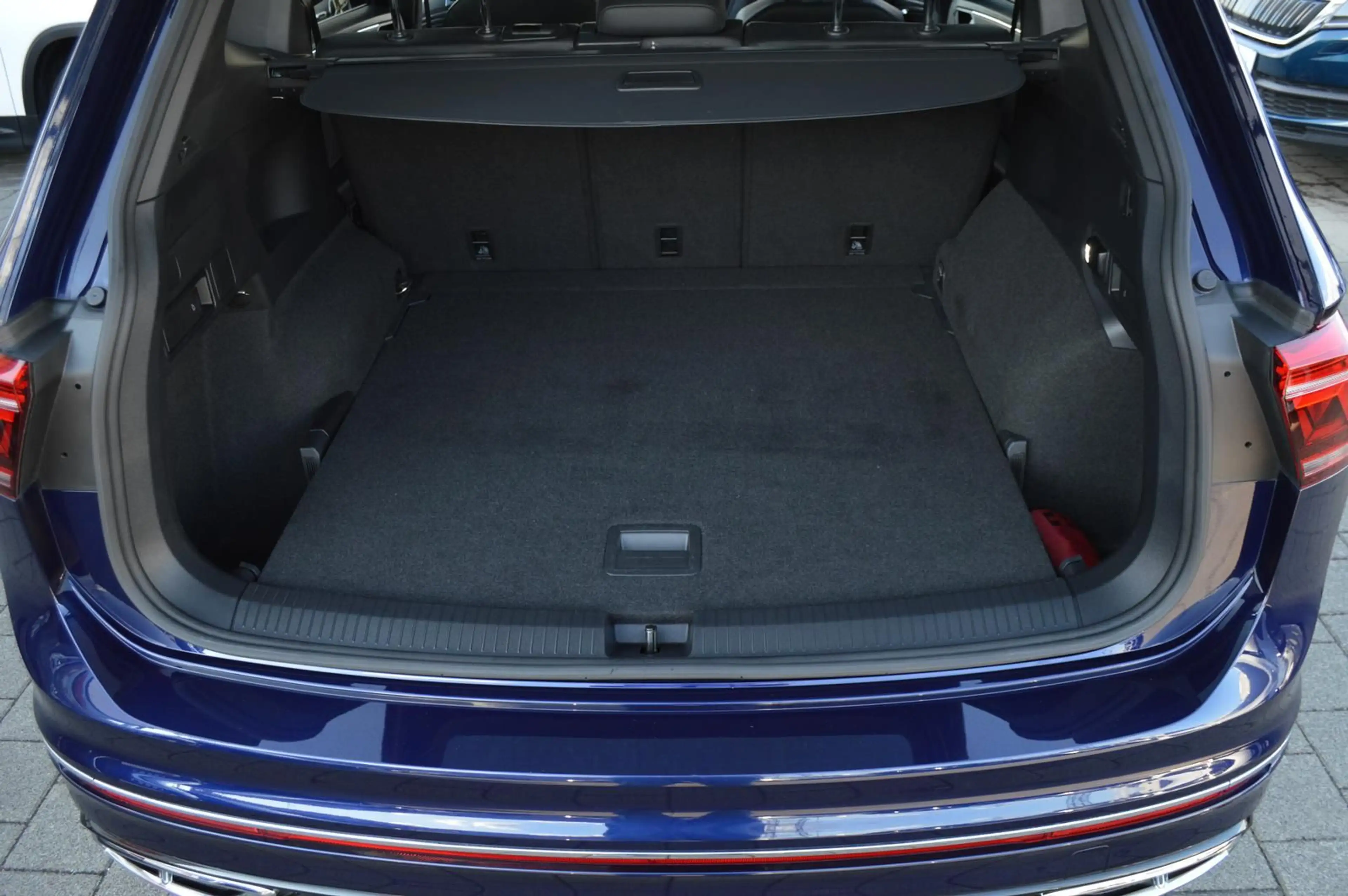 Volkswagen Tiguan Allspace R-Line 4M*Virtual*HUD*360*Navi* — photo 10