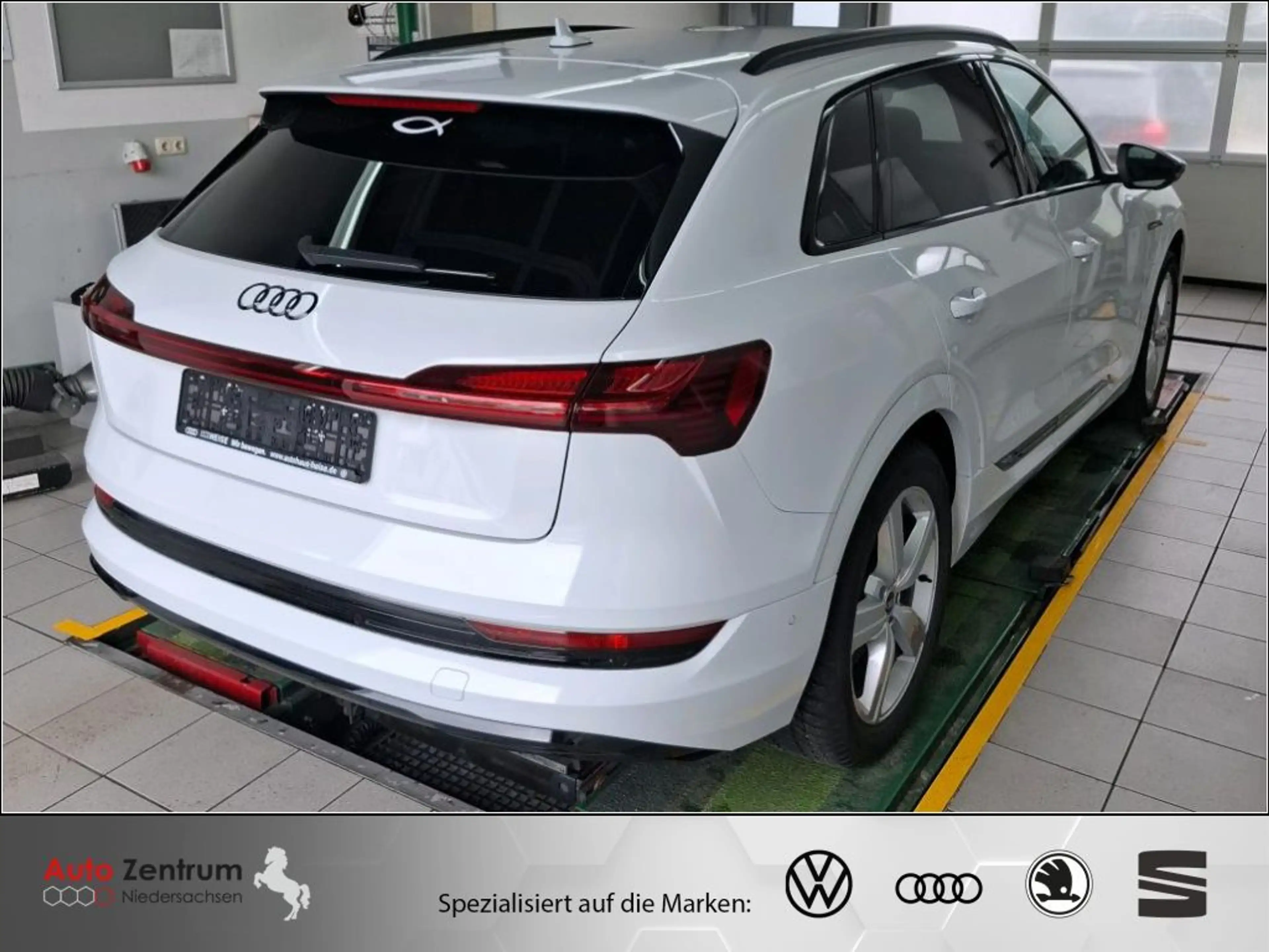 Audi e-tron 50 quattro advanced AZN-Haus-Förderung* — photo 4
