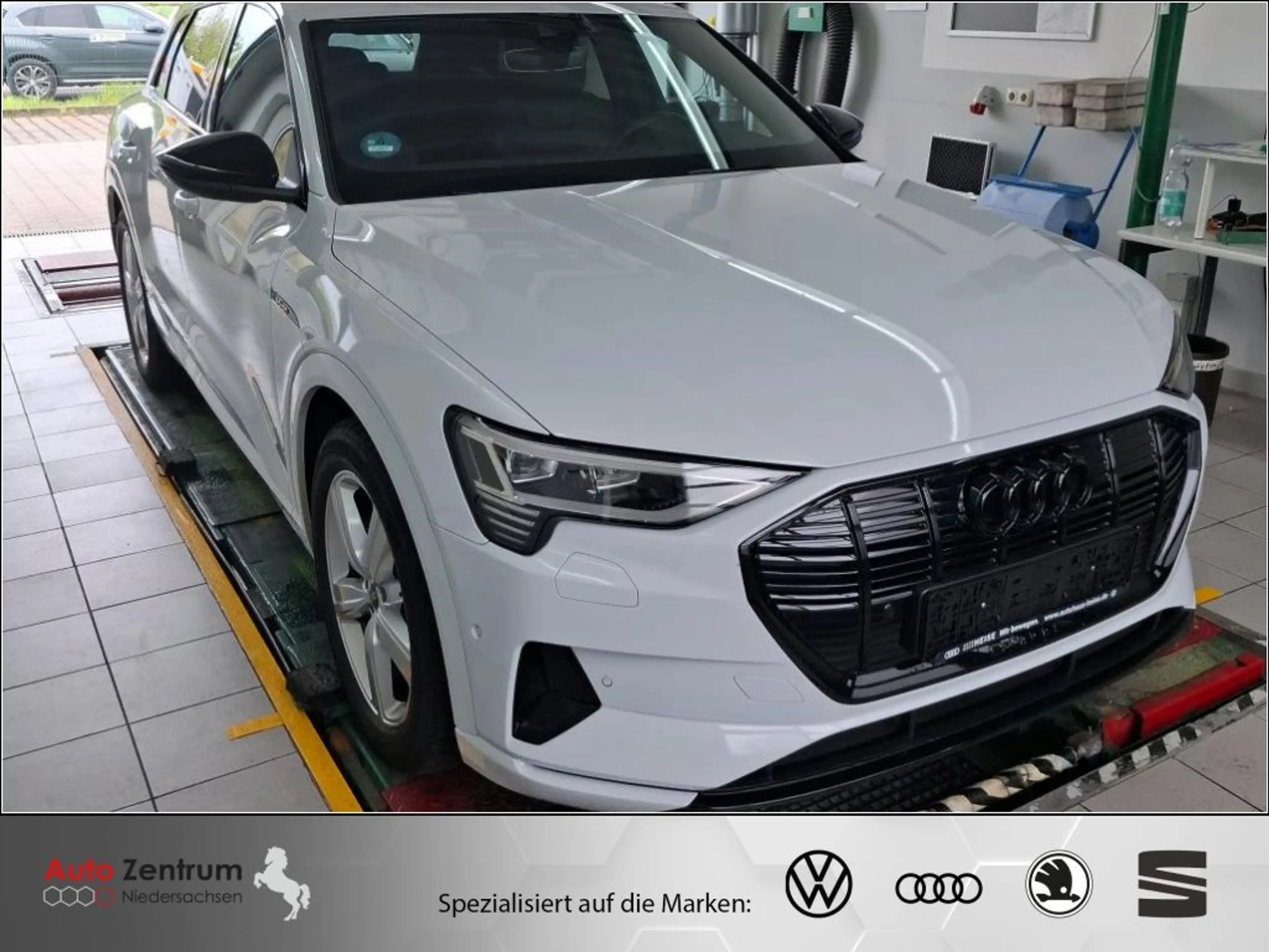Audi e-tron 50 quattro advanced AZN-Haus-Förderung* — photo 2