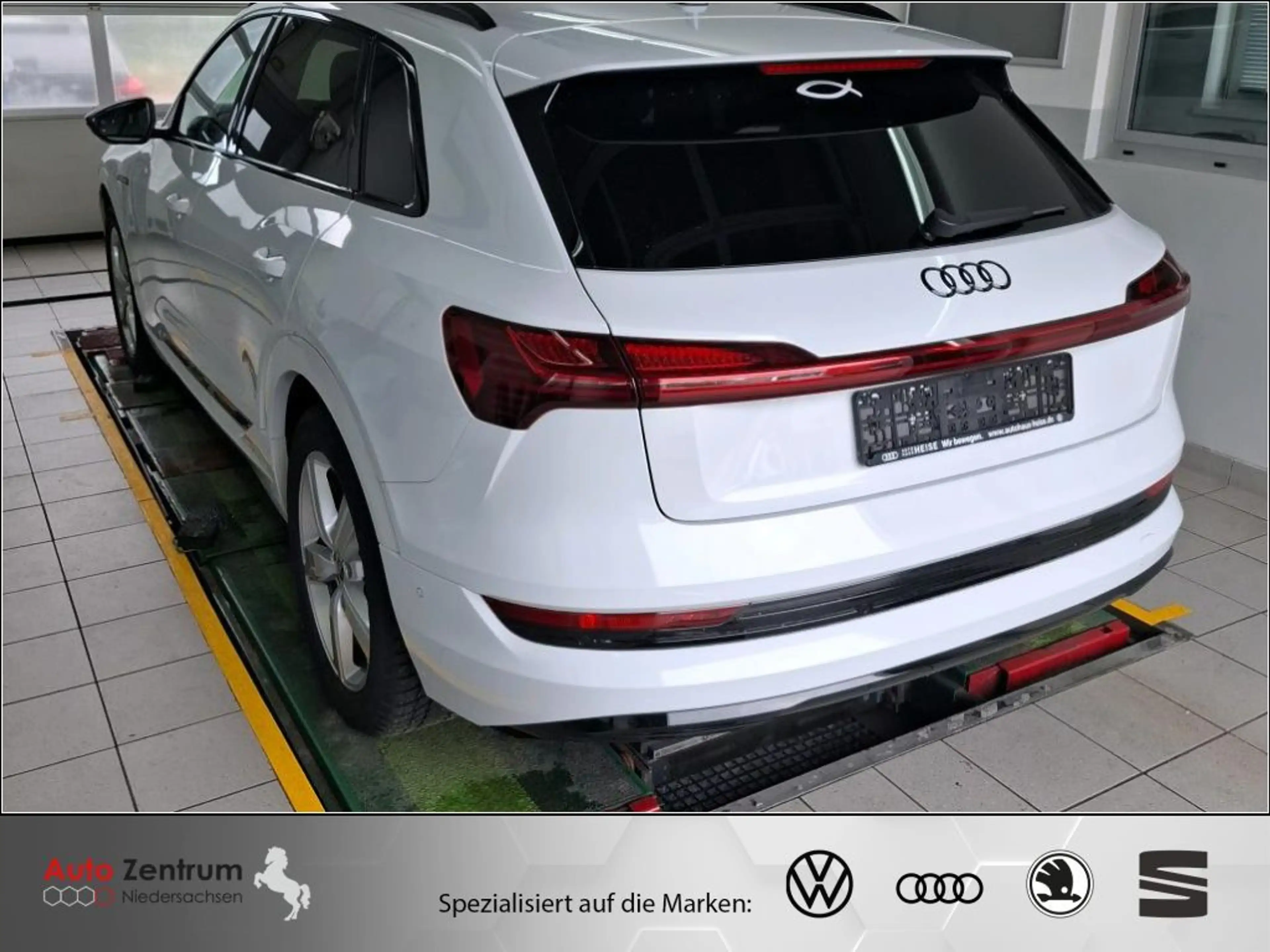 Audi e-tron 50 quattro advanced AZN-Haus-Förderung* — photo 3