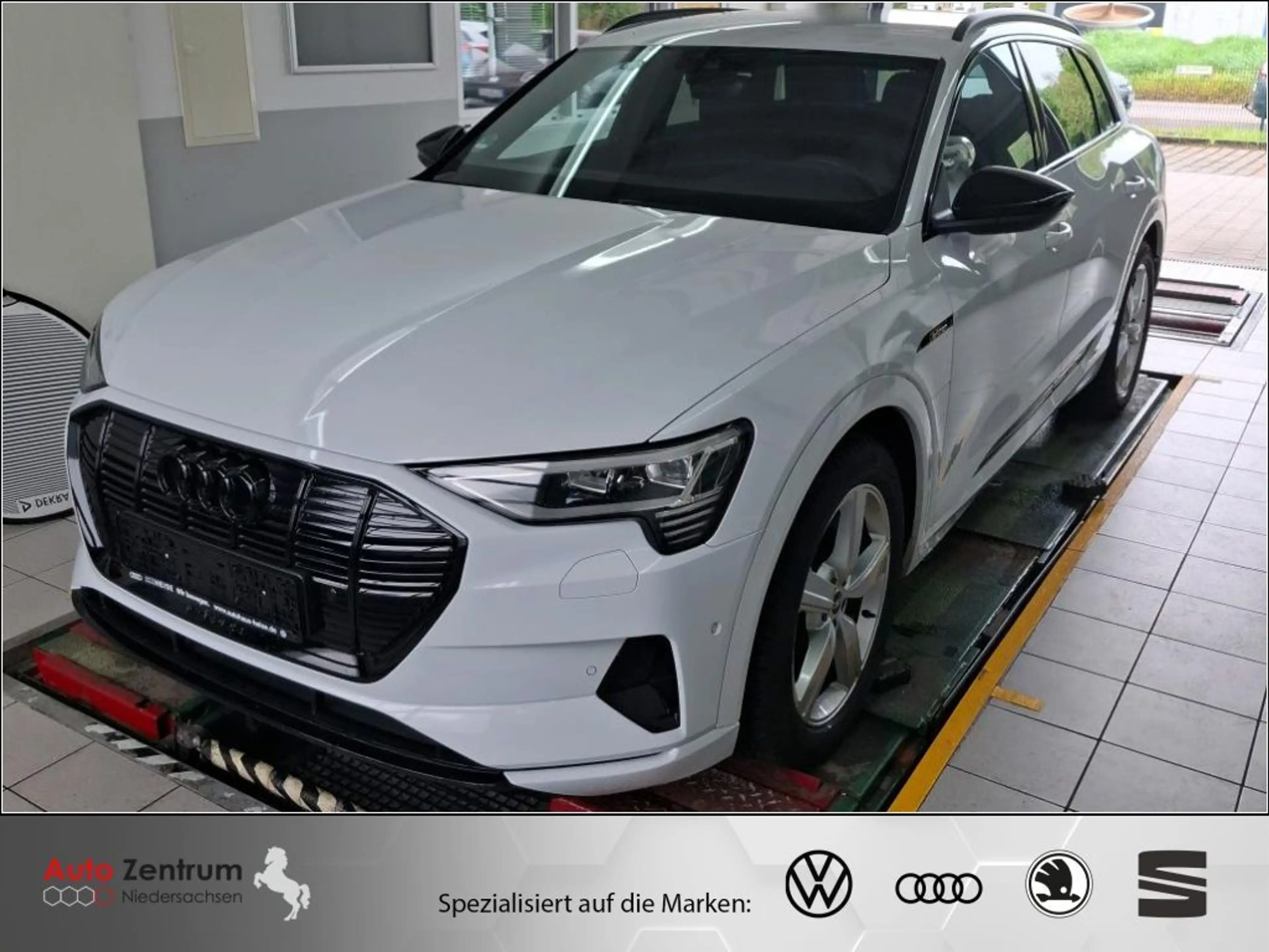 Audi e-tron 50 quattro advanced AZN-Haus-Förderung*