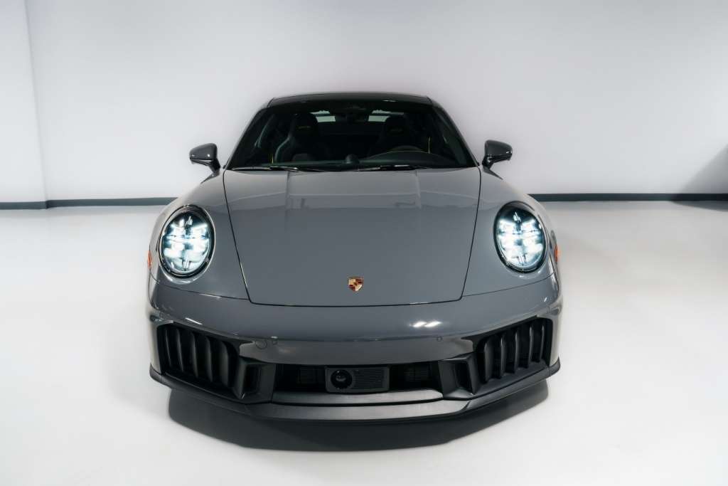 2026 Porsche 911 Carrera 2 GTS Aero — photo 2