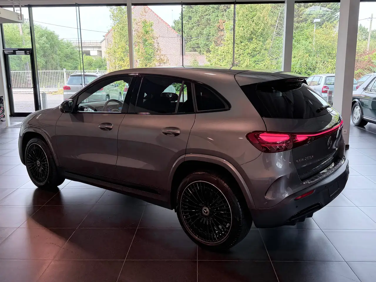 Mercedes-Benz EQA + AMG Night Pack, 360 Camera, 20 Inch Alu, Advance, миниатюра 4