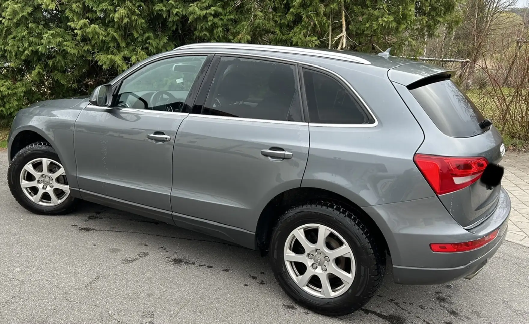 Audi Q5 2.0 TDI (140 kW) quattro Grau - 2