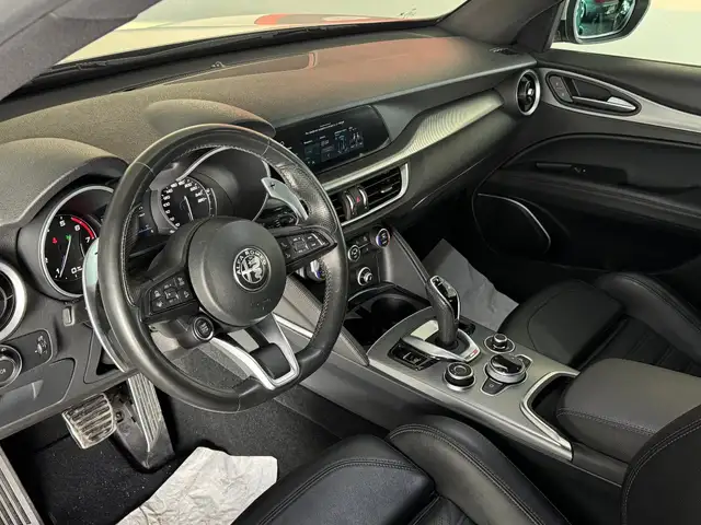Alfa Romeo Stelvio view 8