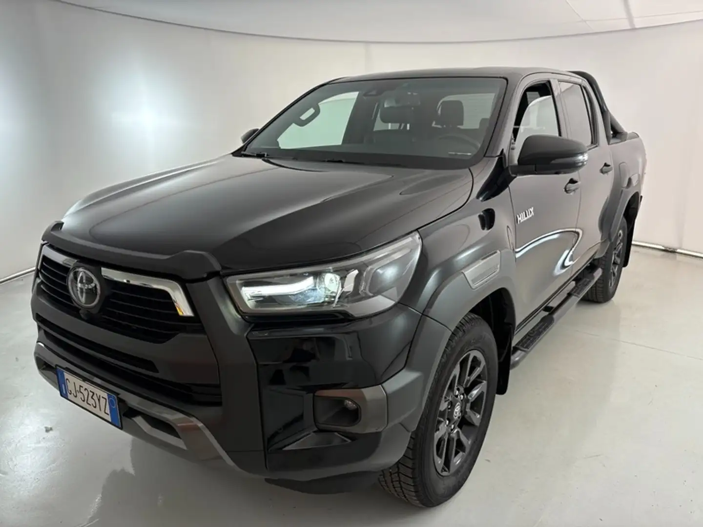 Toyota Hilux Double Cab 2.8 D Invincible Black - 1