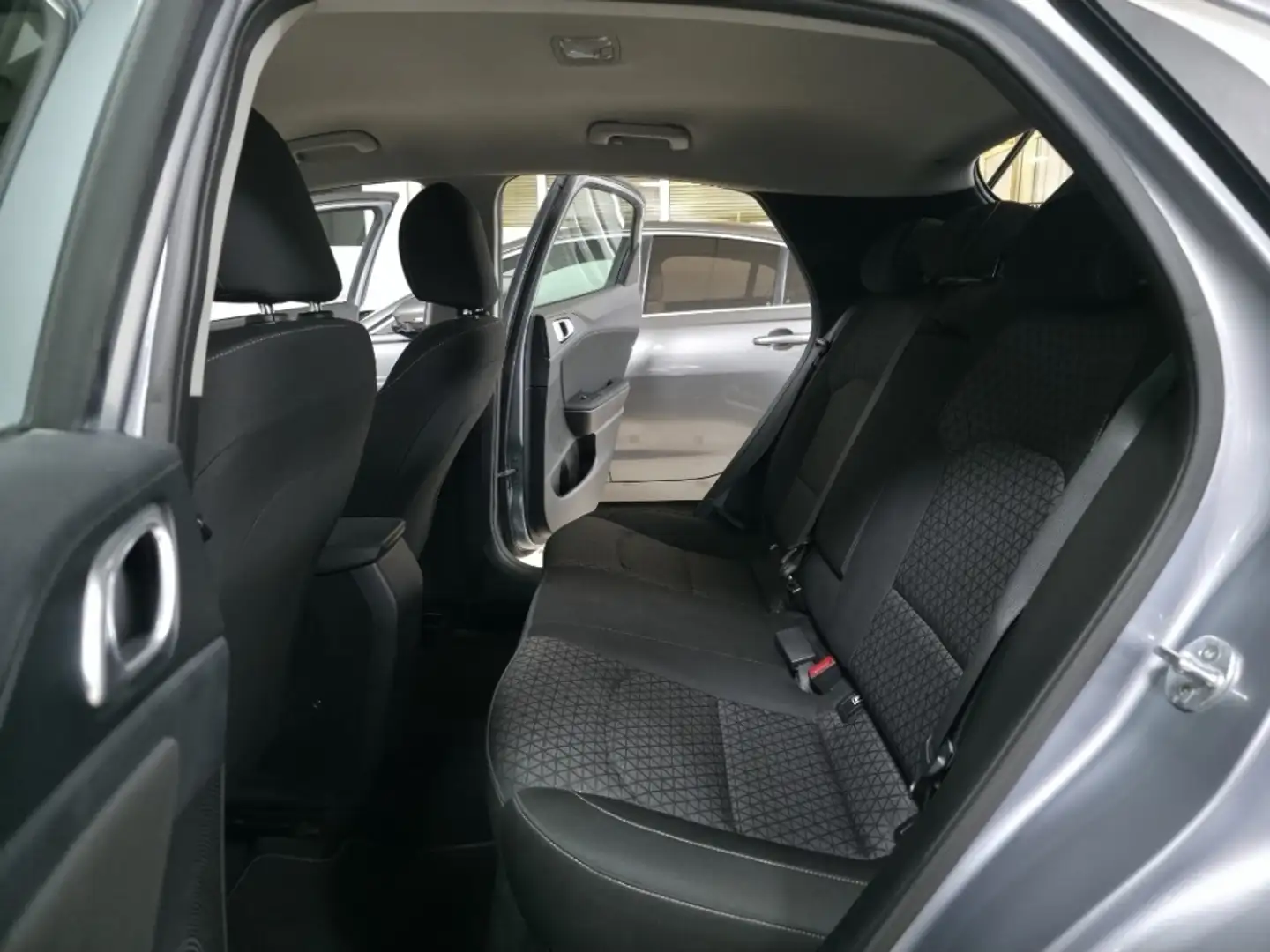 Kia XCeed 1.6 MHEV iMT Drive 136 Grau - 2