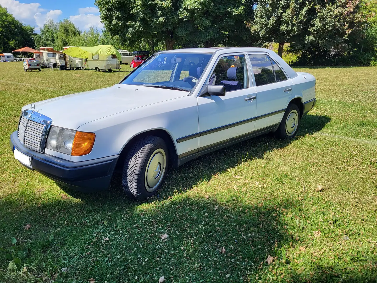 Mercedes-Benz 200 W124 200 D Automatik TÜV neu H - Zulassung Weiß - 1