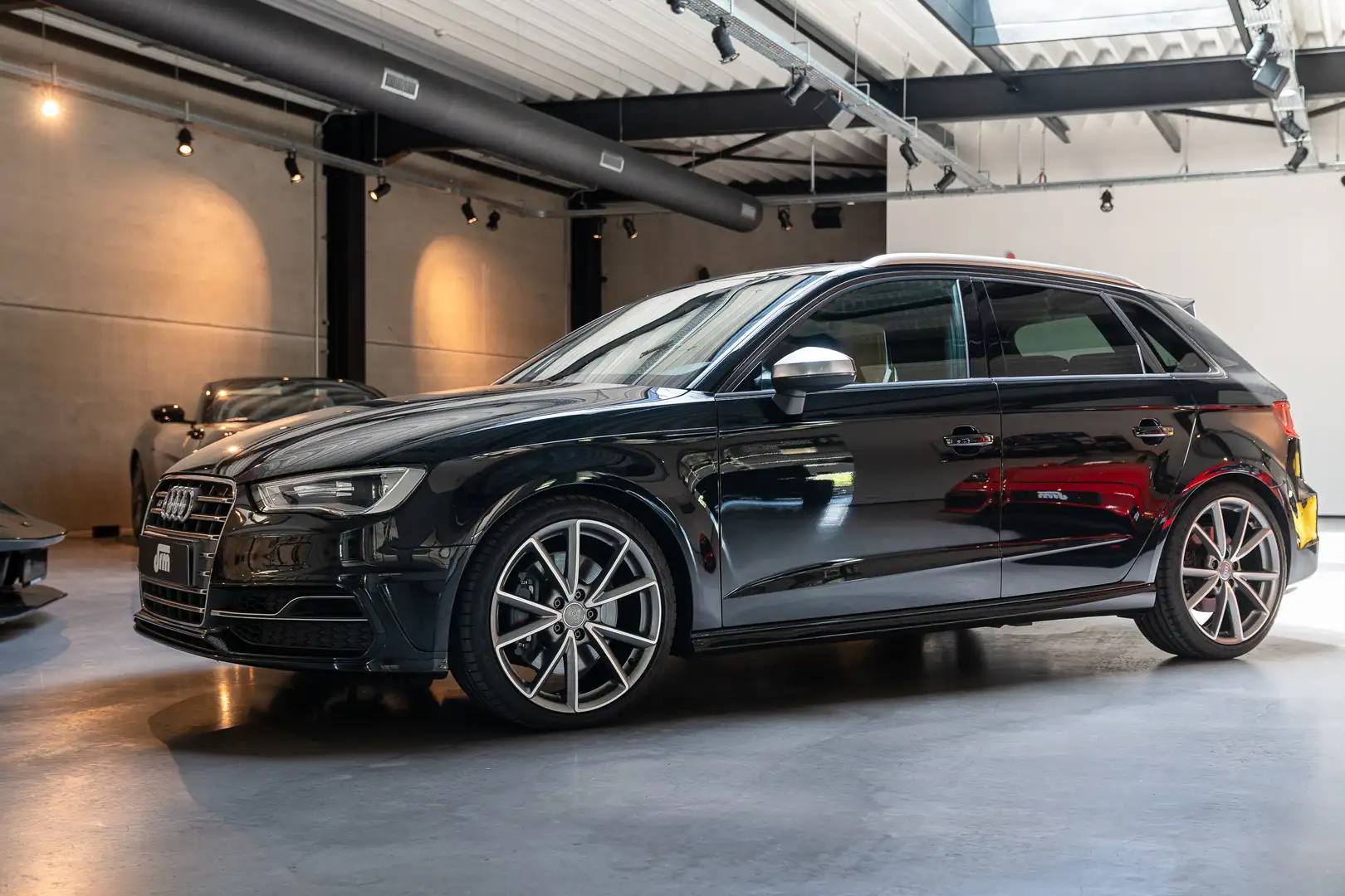 Audi S3 Sportback 2.0 TFSI Quattro - Manual - 1st paint ! Noir - 2
