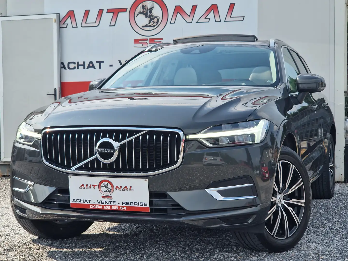 Volvo XC60 2.0 D4 Geartronic*CARNET*XENON*GPS*CUIR*TOIT PANO Grijs - 1