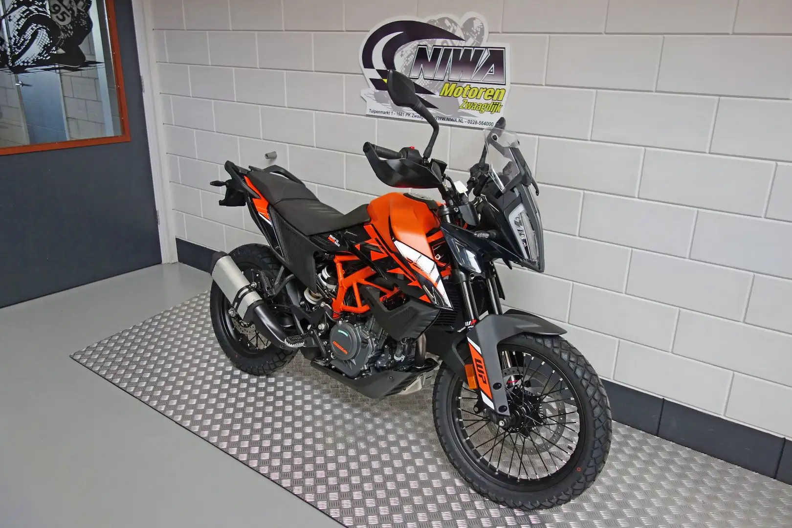 KTM 390 Adventure Orange - 2