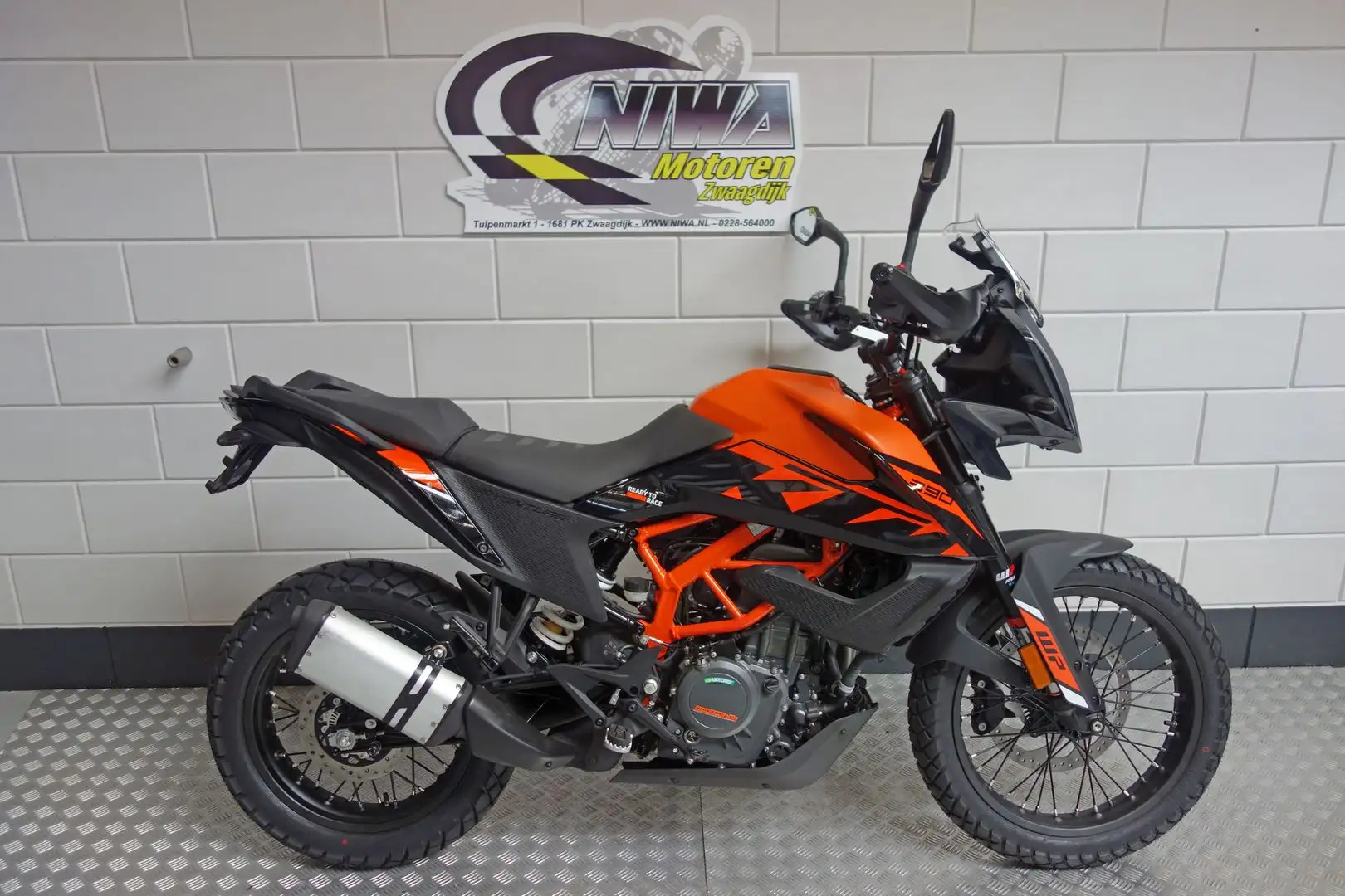 KTM 390 Adventure Orange - 1