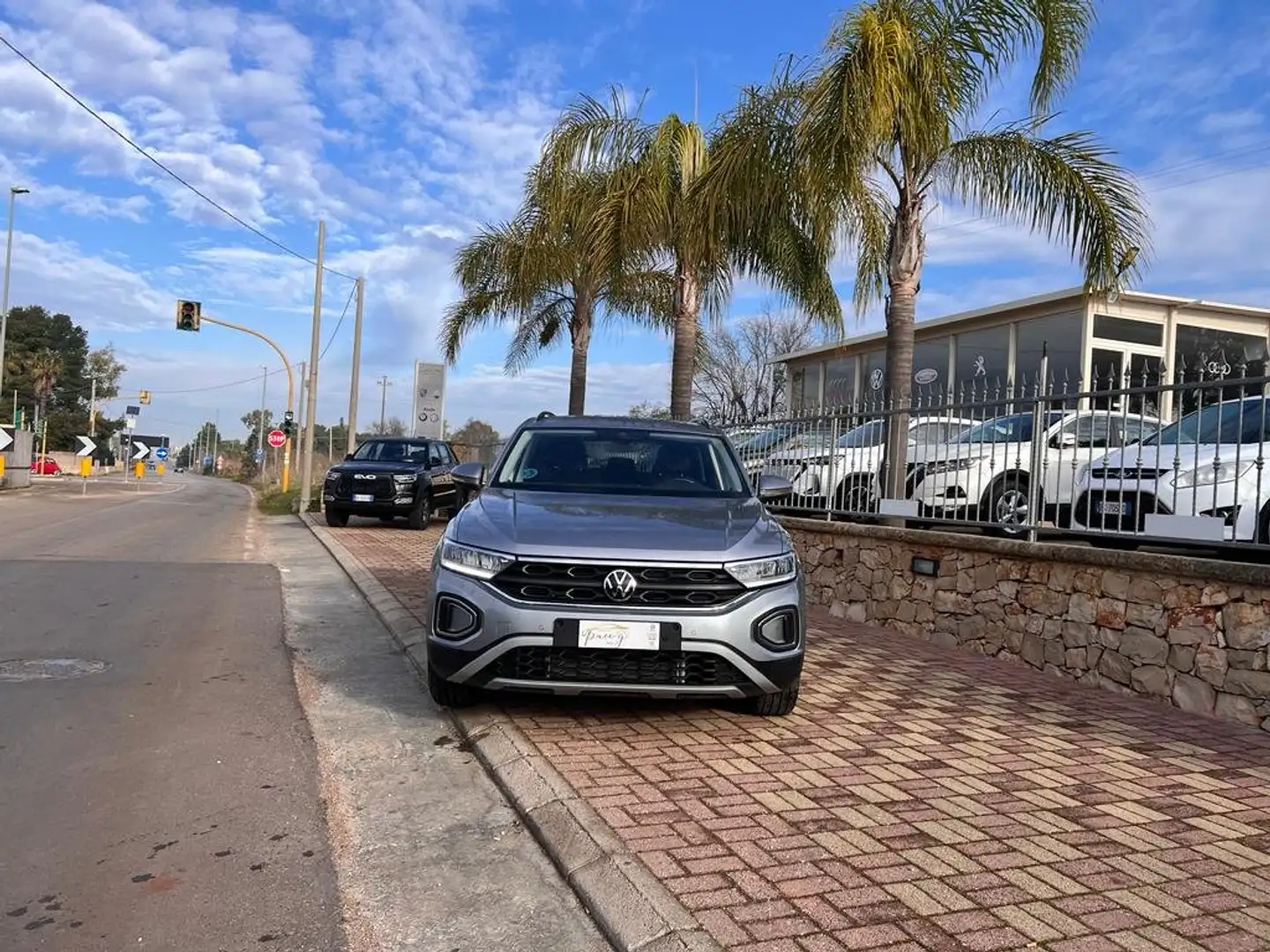 Volkswagen T-Roc T-Roc 2022 1.0 tsi Life 110cv Argento - 2