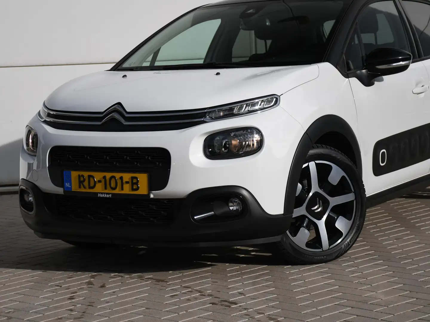 Citroen C3 Shine 1.2 PureTech 110pk PDC ACHTER | CRUISE.C | D Blanc - 2