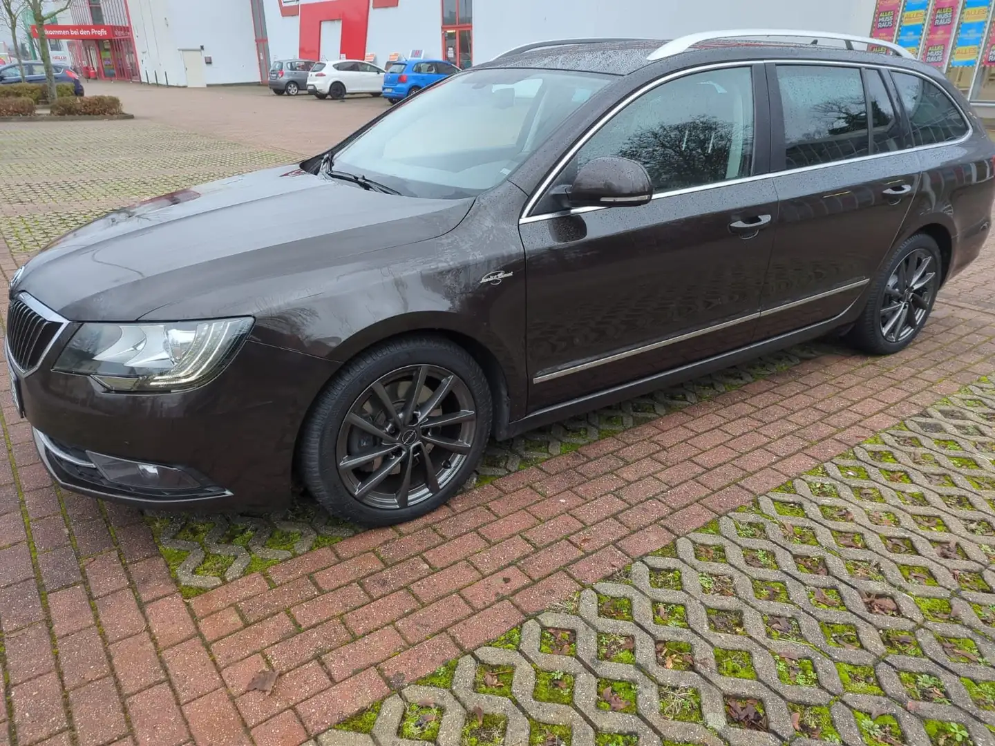 Skoda Superb Superb Combi 2.0 TDI Green tec DSG L&K Braun - 1