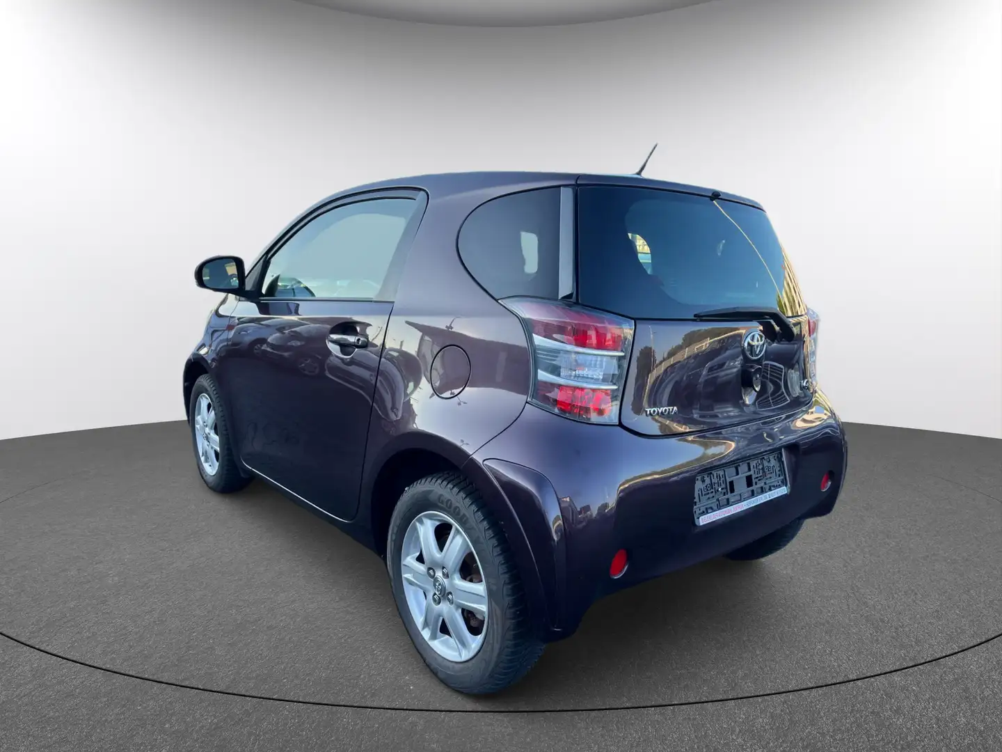 Toyota iQ 4 Sitzer Fialová - 2