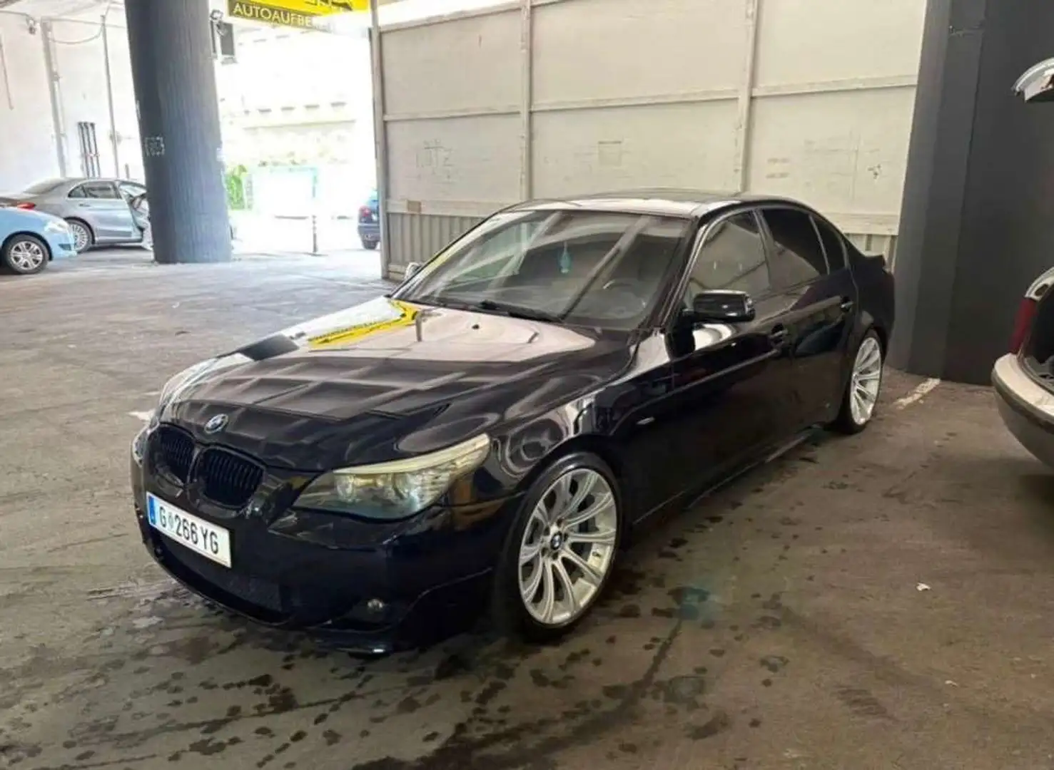 BMW 530 530i Aut. Schwarz - 2
