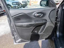 Jeep Cherokee снимка Jeep Cherokee