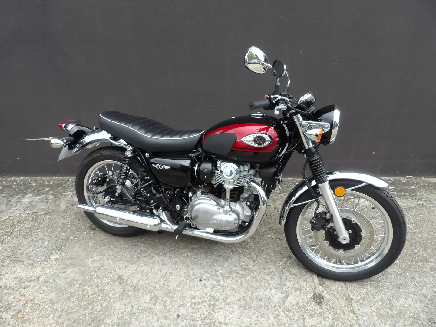 Kawasaki W 800 Noir - 1