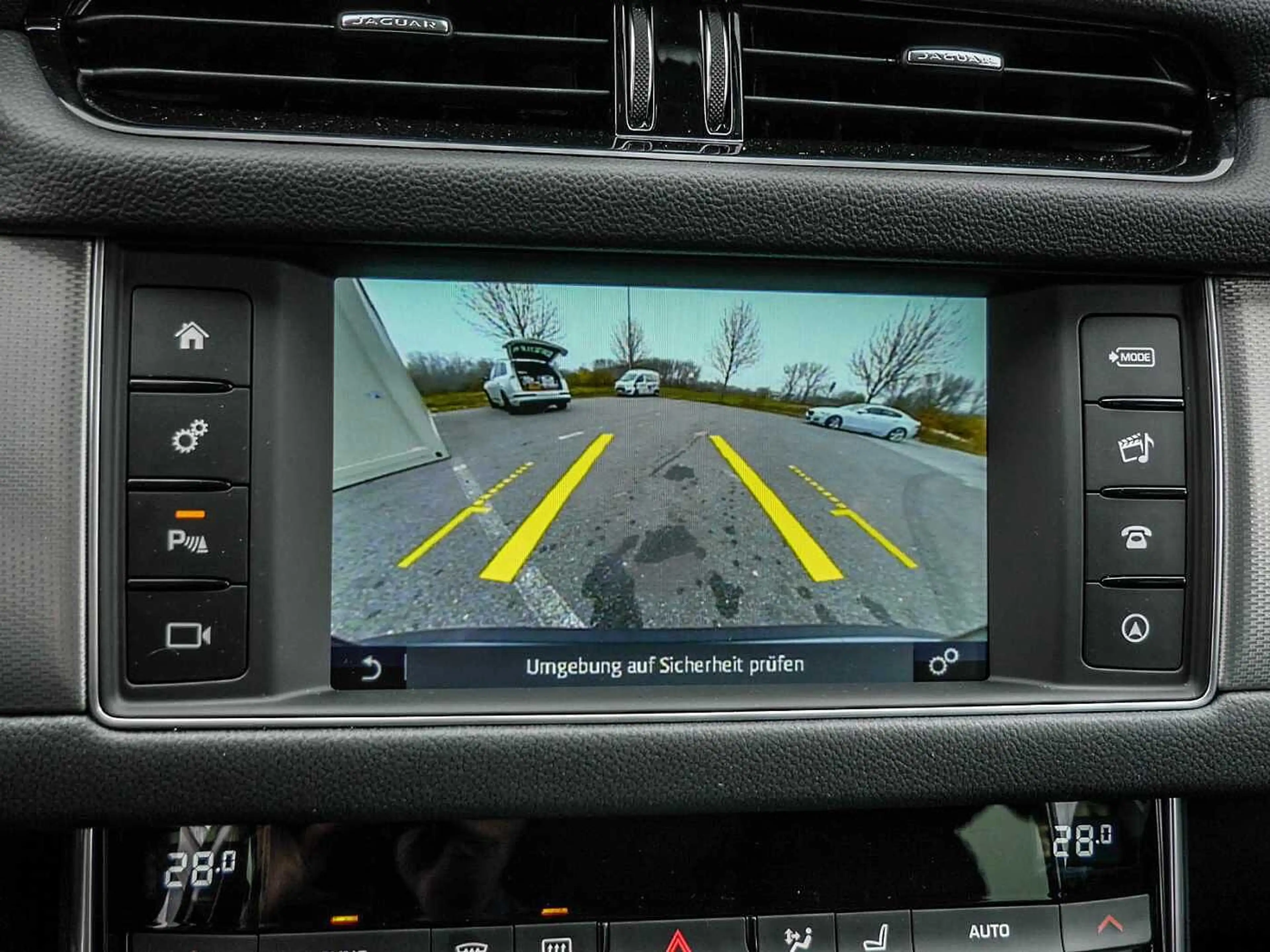 Jaguar XF 20d Sportbrake Aut. Prestige — photo 12