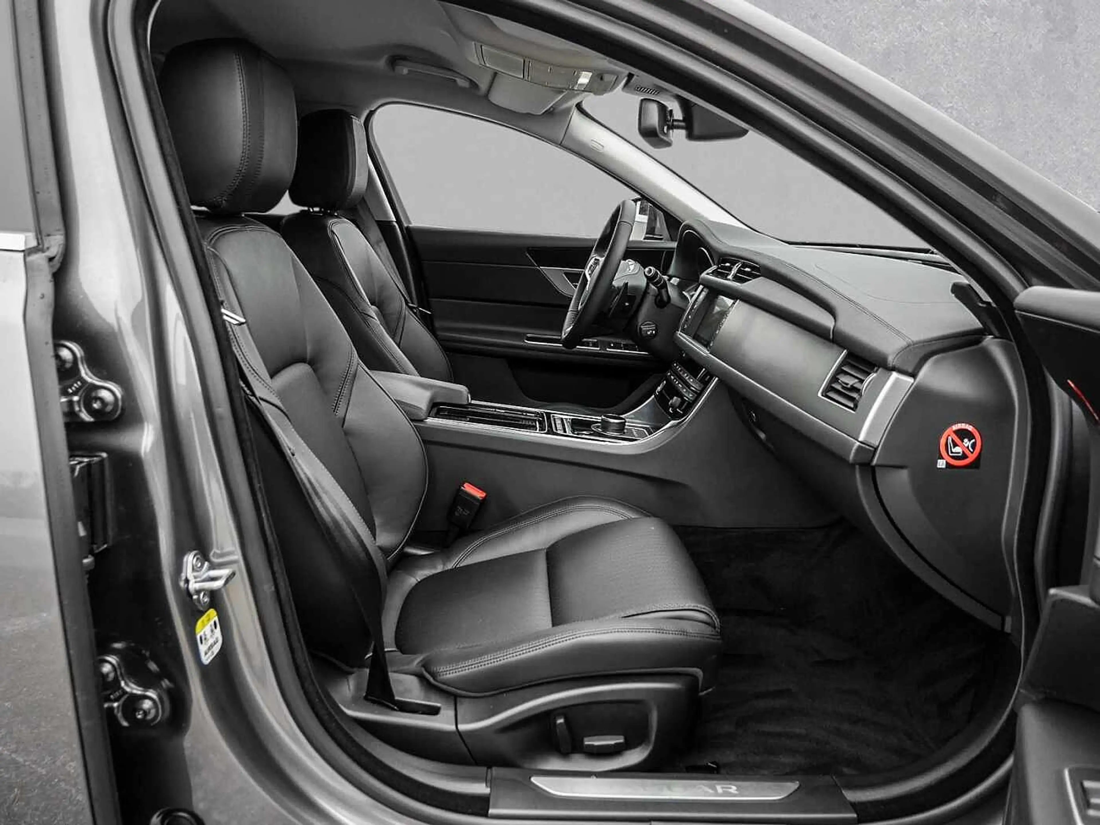 Jaguar XF 20d Sportbrake Aut. Prestige — photo 3