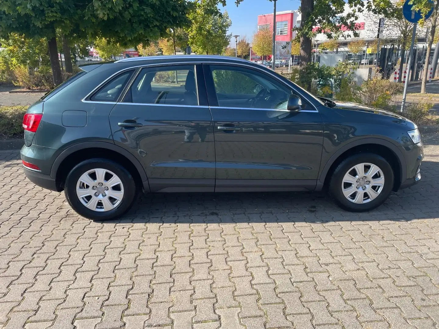 Audi Q3 2.0 TDI S tronic design Grau - 1