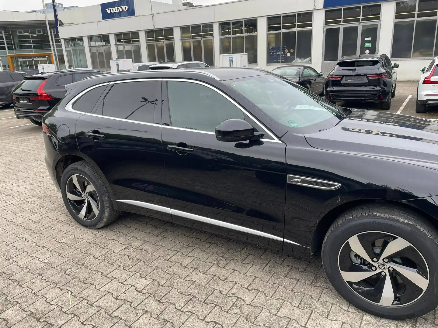 Jaguar F-Pace Jaguar F-Pace R-Dynamic S P400e PHEV AWD Aut. SUV / Geländewagen Schwarz - 2