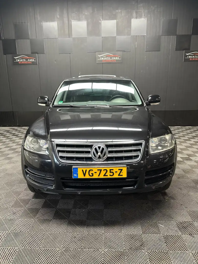 Volkswagen Touareg 3.0 TDI | Grijs Kenteken | Navi | Clima | Leder | Noir - 2
