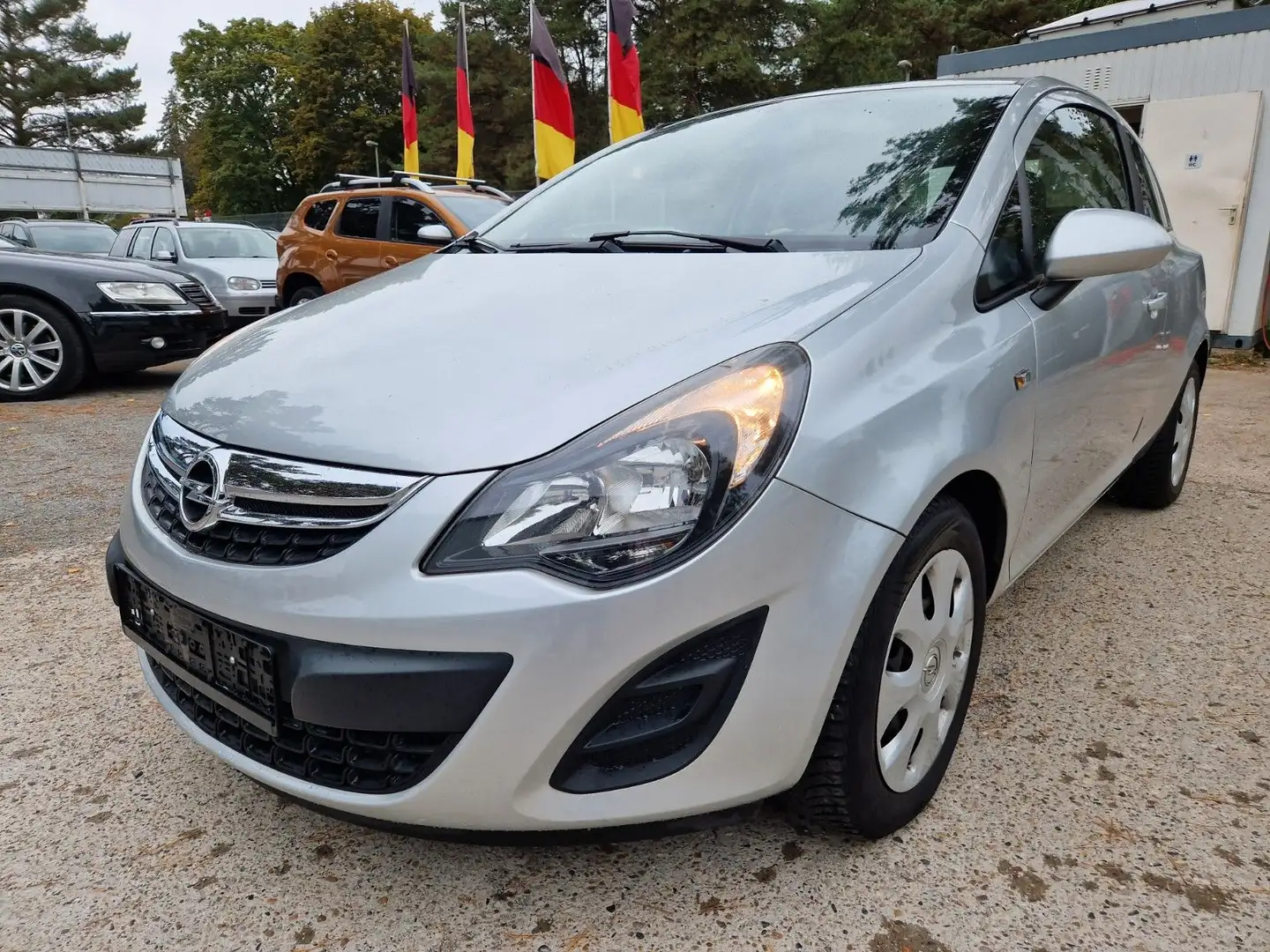 Opel Corsa CORSA 1.2i EDiTiON AUTOM. KLiMA NAVi TÜVNEU Argent - 1