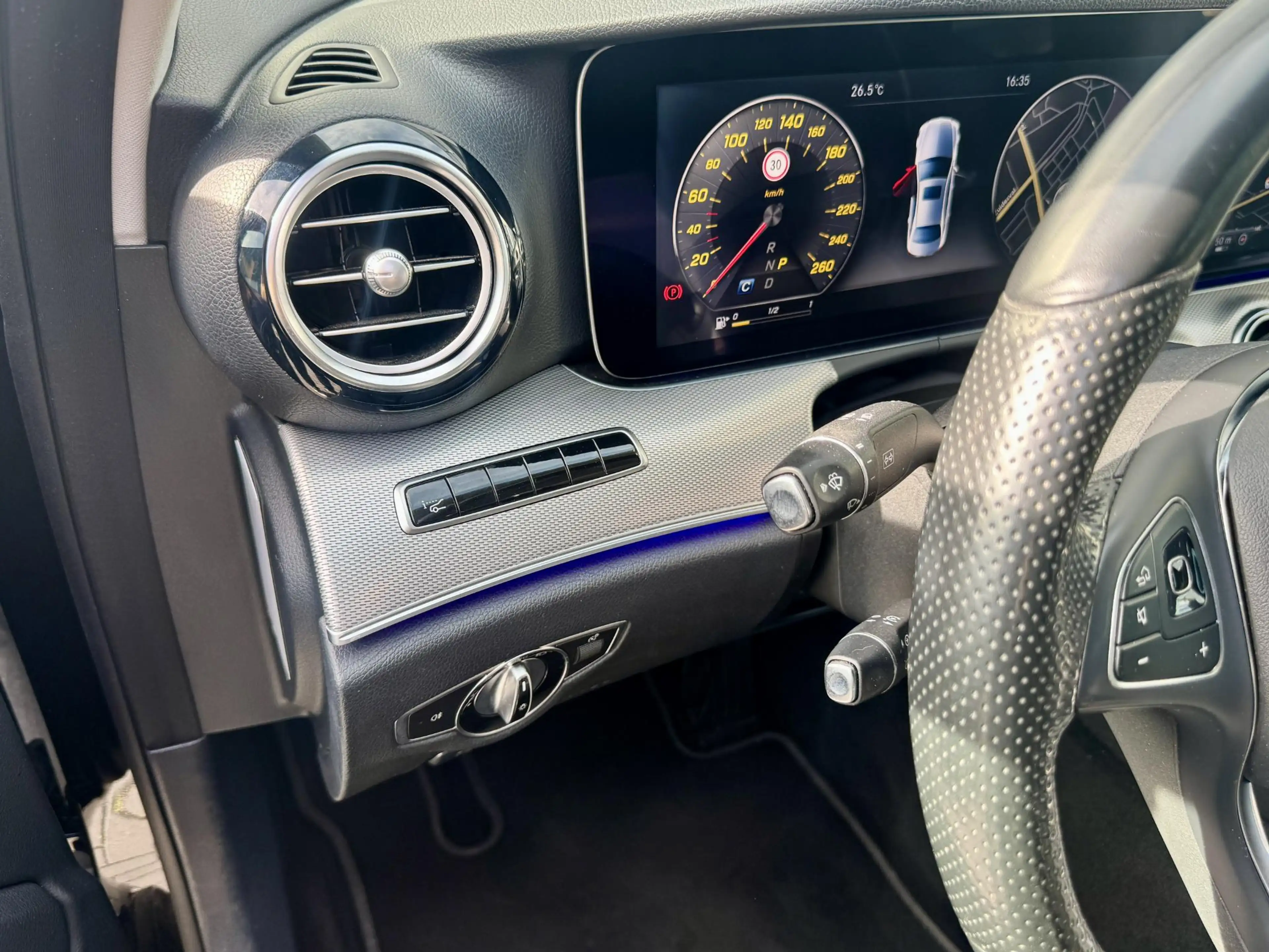 Mercedes-Benz E 200 Ambition NAP/ 2e eigenaar/ LED/ HUD/ Leer/ Camera/ — photo 11