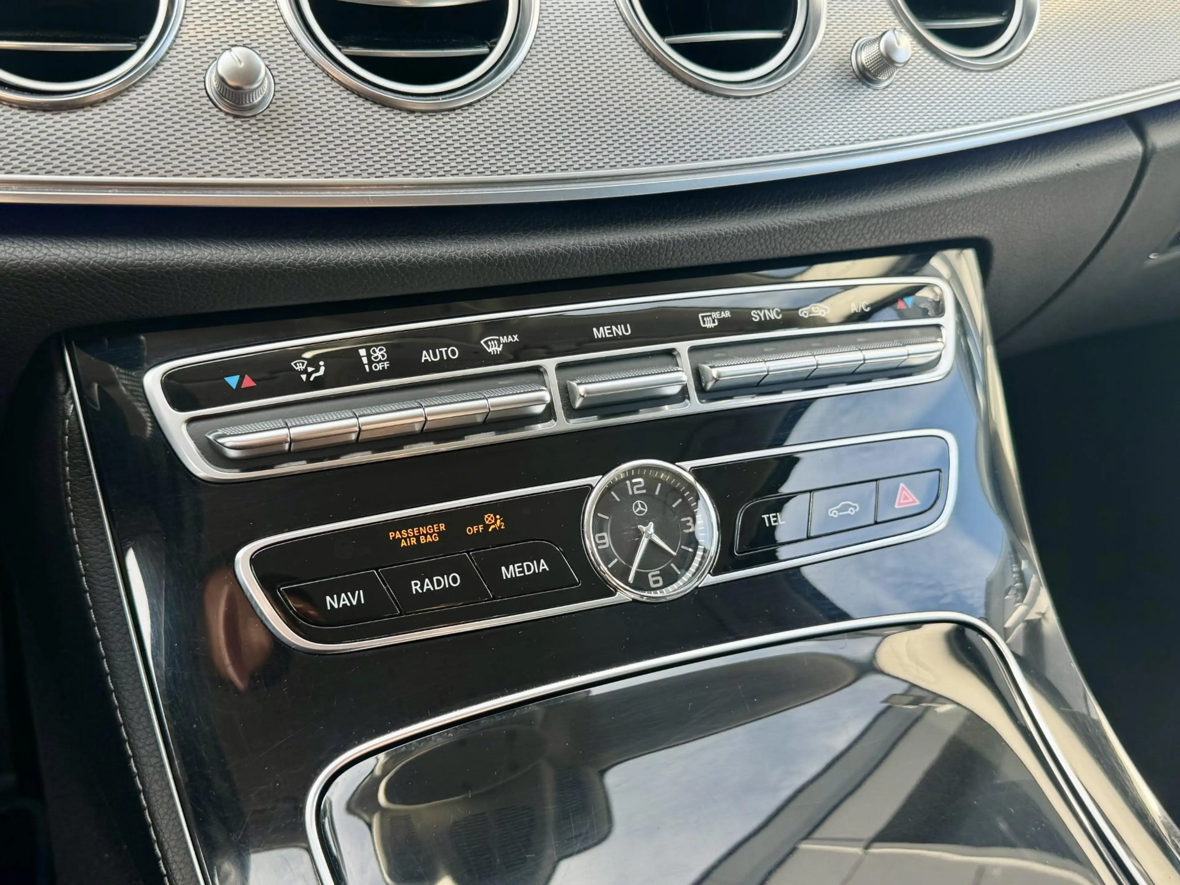 Mercedes-Benz E 200 Ambition NAP/ 2e eigenaar/ LED/ HUD/ Leer/ Camera/ — photo 14
