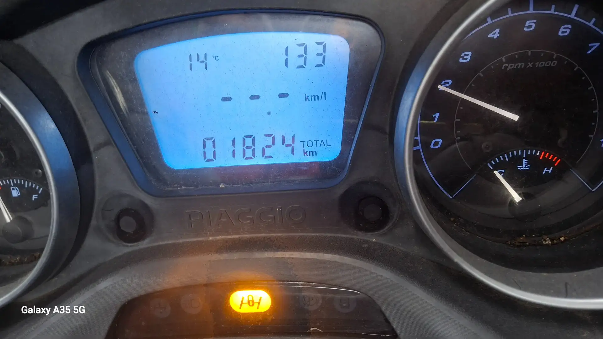 Piaggio MP3 300 HPE con Abs Szary - 1