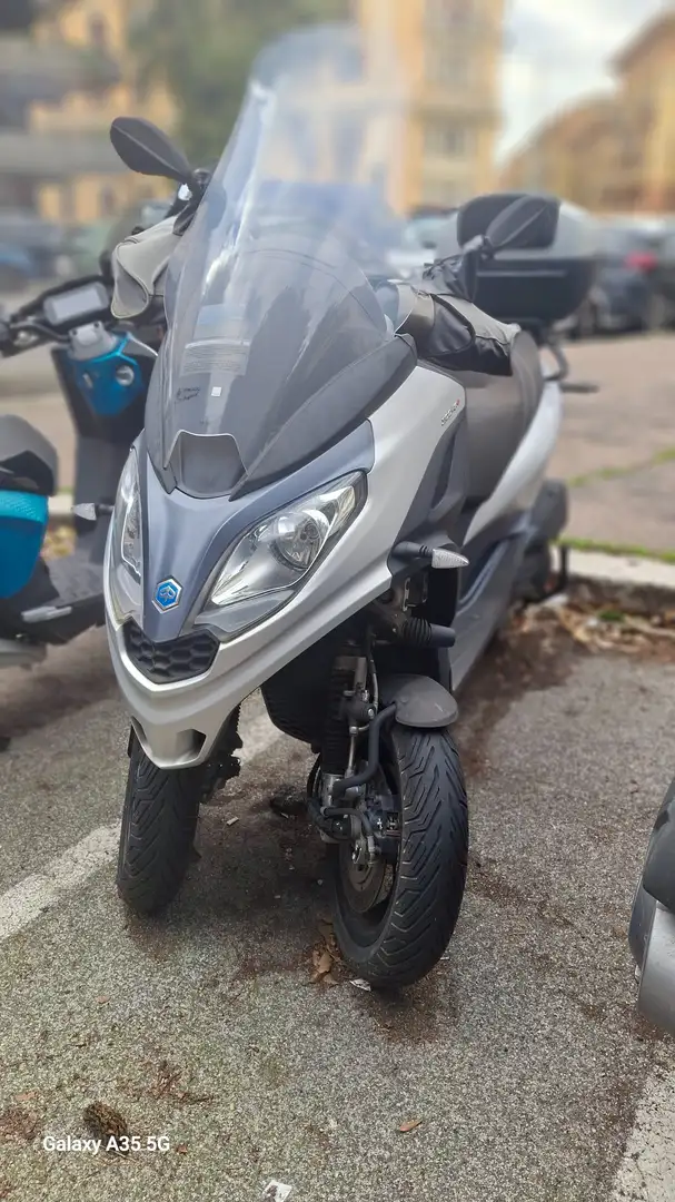 Piaggio MP3 300 HPE con Abs Szary - 2