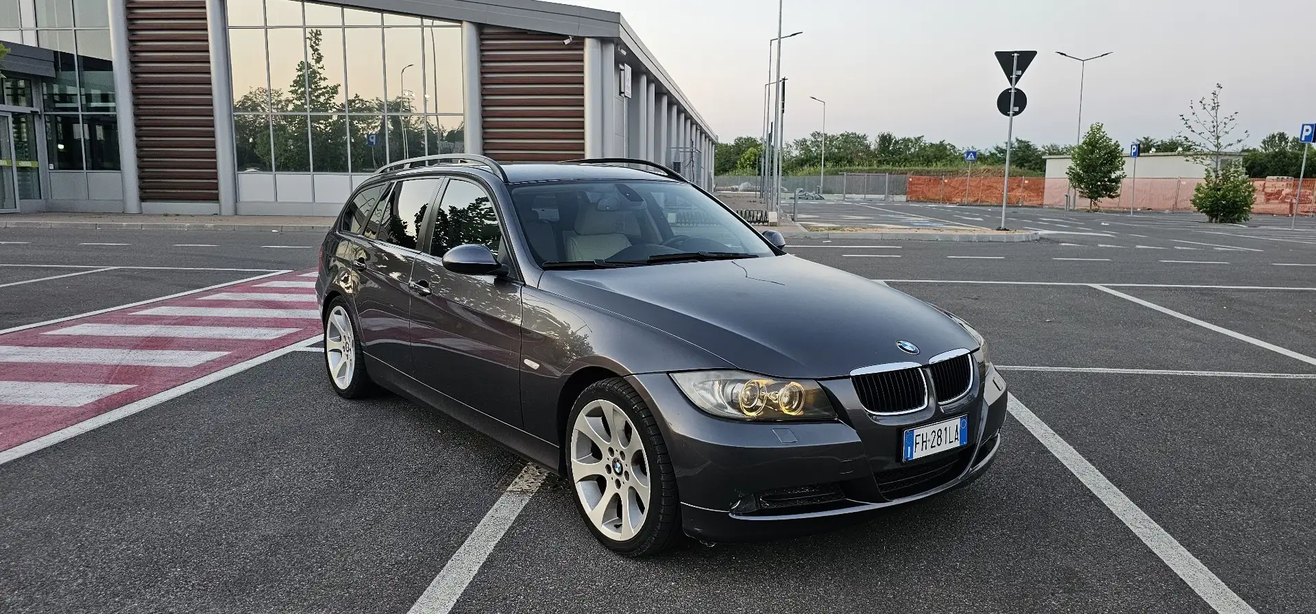 BMW 320 320d Touring Futura - 2