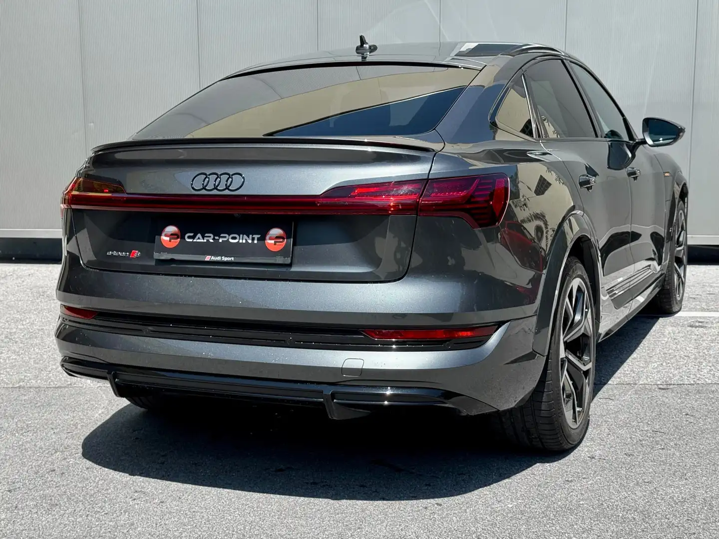 Audi e-tron S SB quattro 95kWh Grey - 2