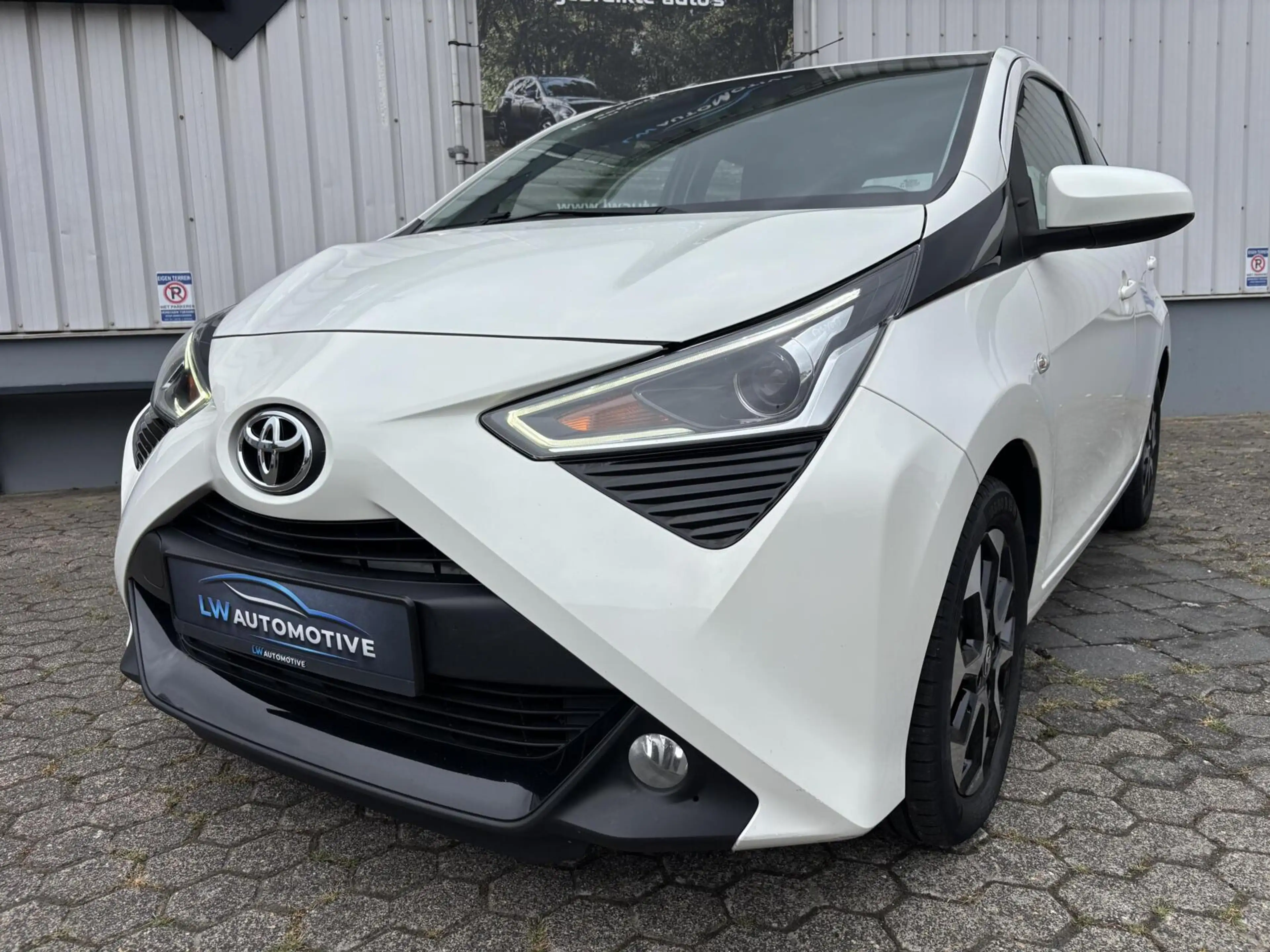 Toyota Aygo 1.0 VVT-i x-play | 15'' velgen | Camera | Carplay — photo 21