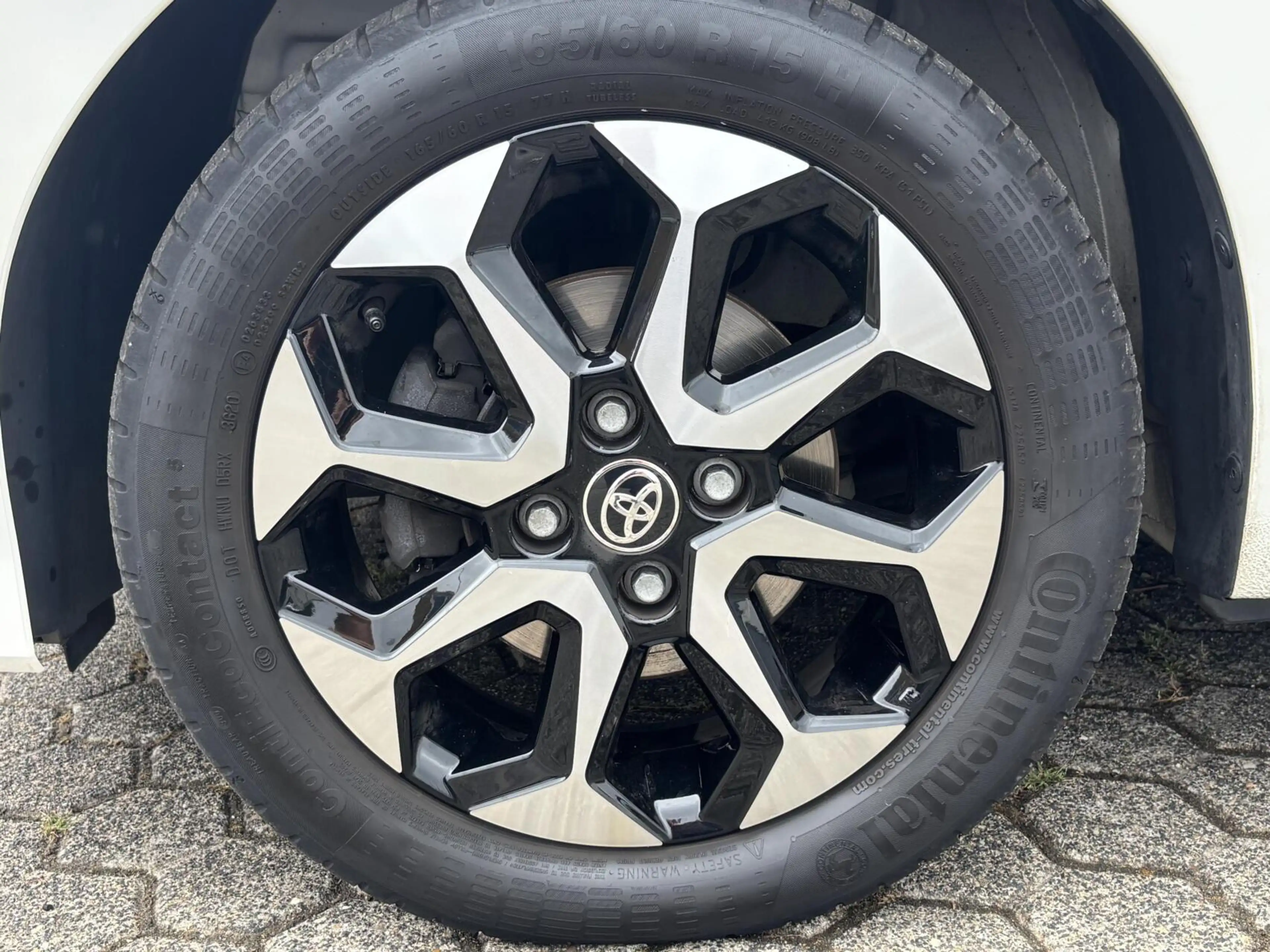 Toyota Aygo 1.0 VVT-i x-play | 15'' velgen | Camera | Carplay — photo 14