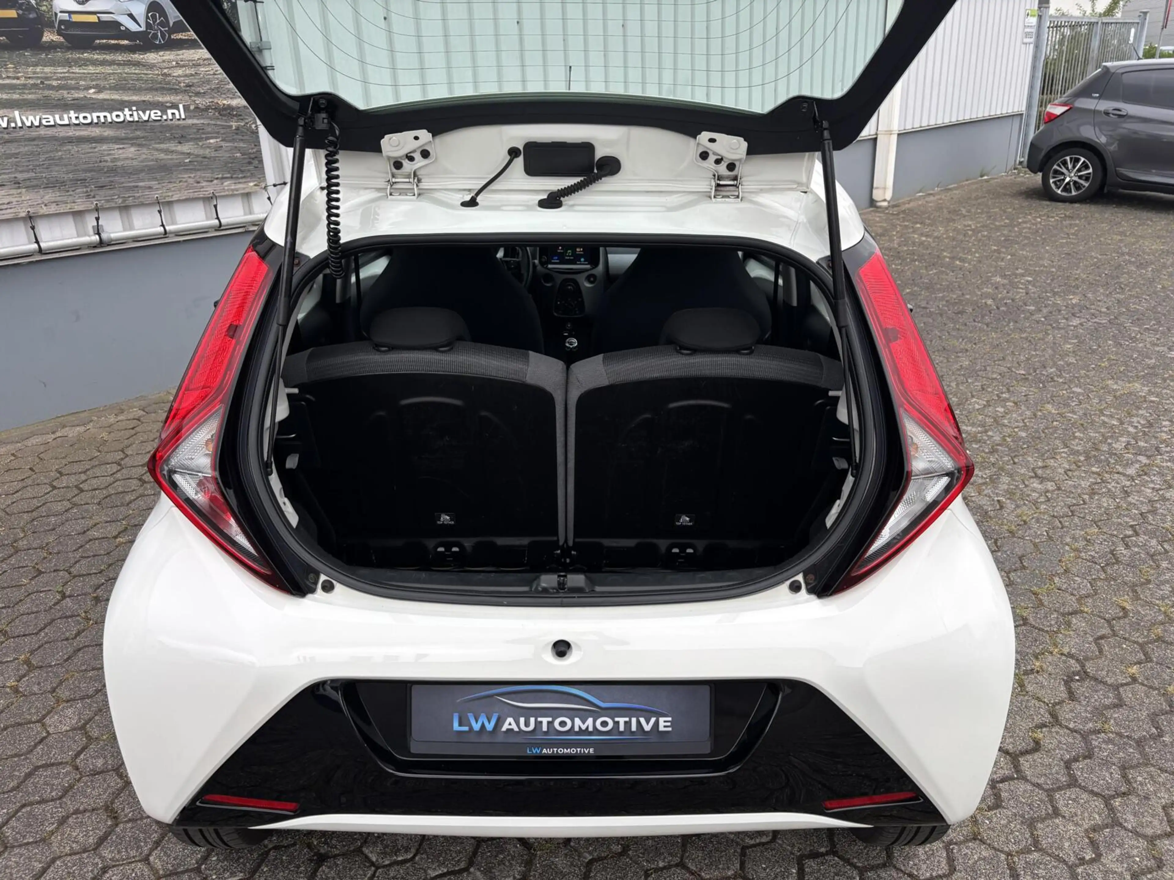 Toyota Aygo 1.0 VVT-i x-play | 15'' velgen | Camera | Carplay — photo 24