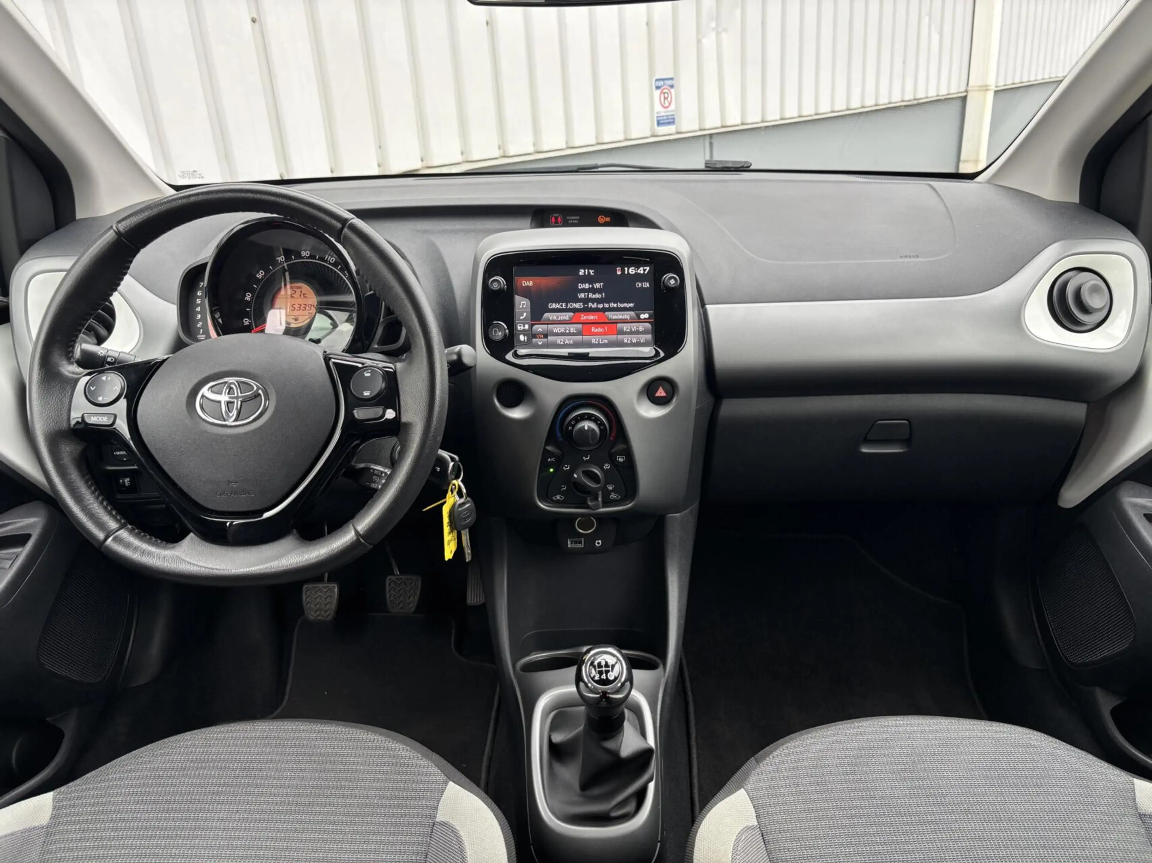 Toyota Aygo 1.0 VVT-i x-play | 15'' velgen | Camera | Carplay — photo 5